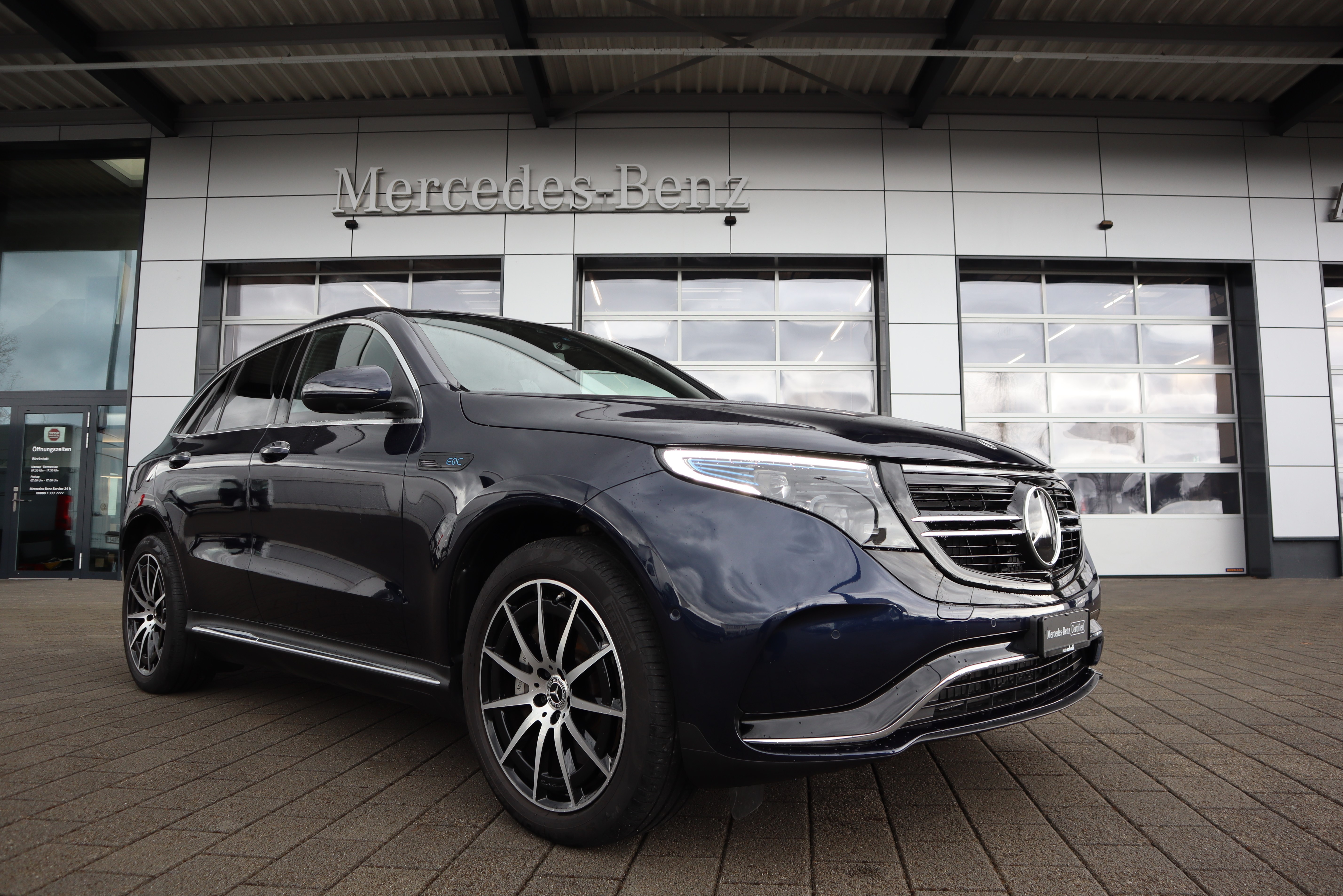 MERCEDES-BENZ EQC 400 AMG Line 4Matic