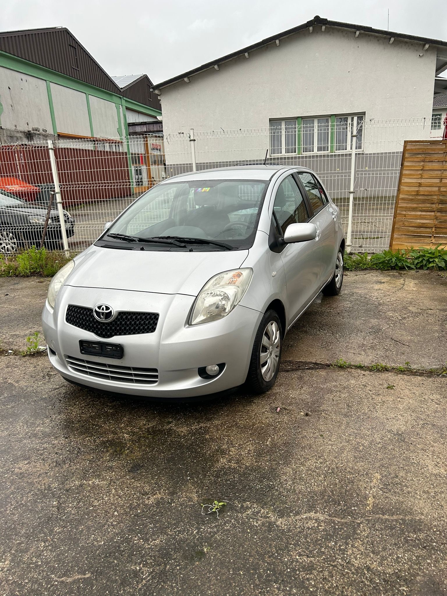 TOYOTA YARIS