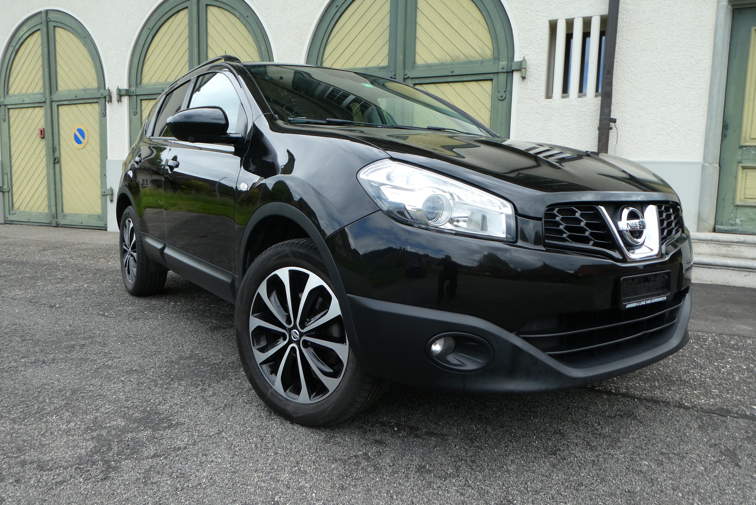 NISSAN Qashqai 2.0 4WD 360