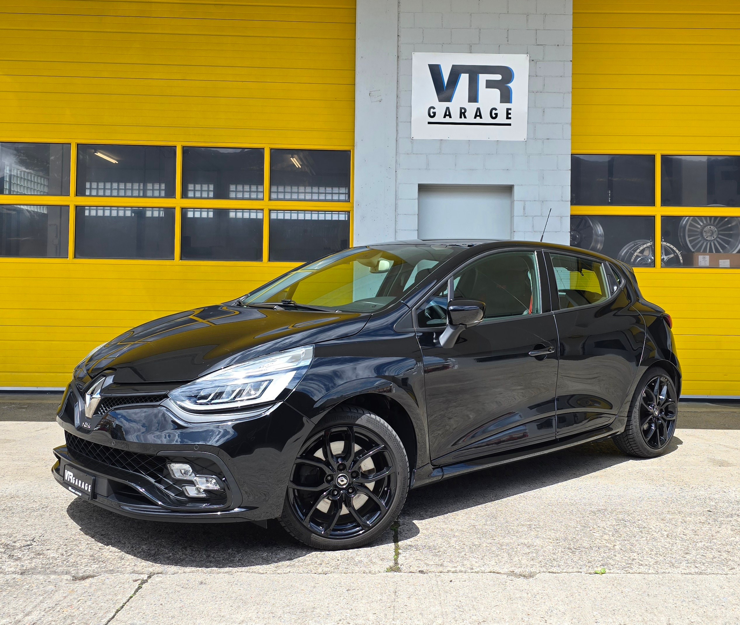 RENAULT Clio 1.6 T RS 200 EDC