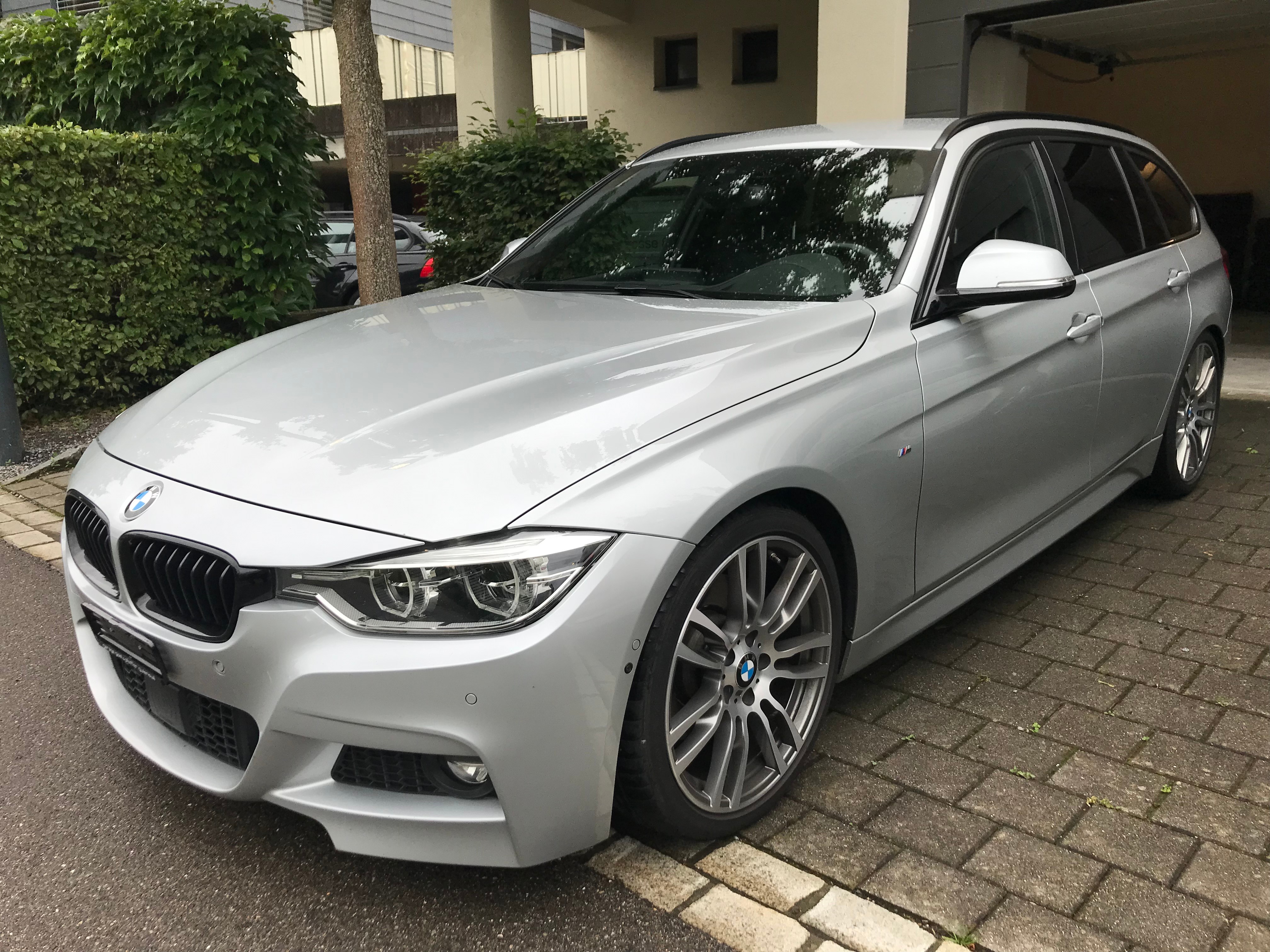 BMW 330i xDrive Touring Edition M Sport Steptronic