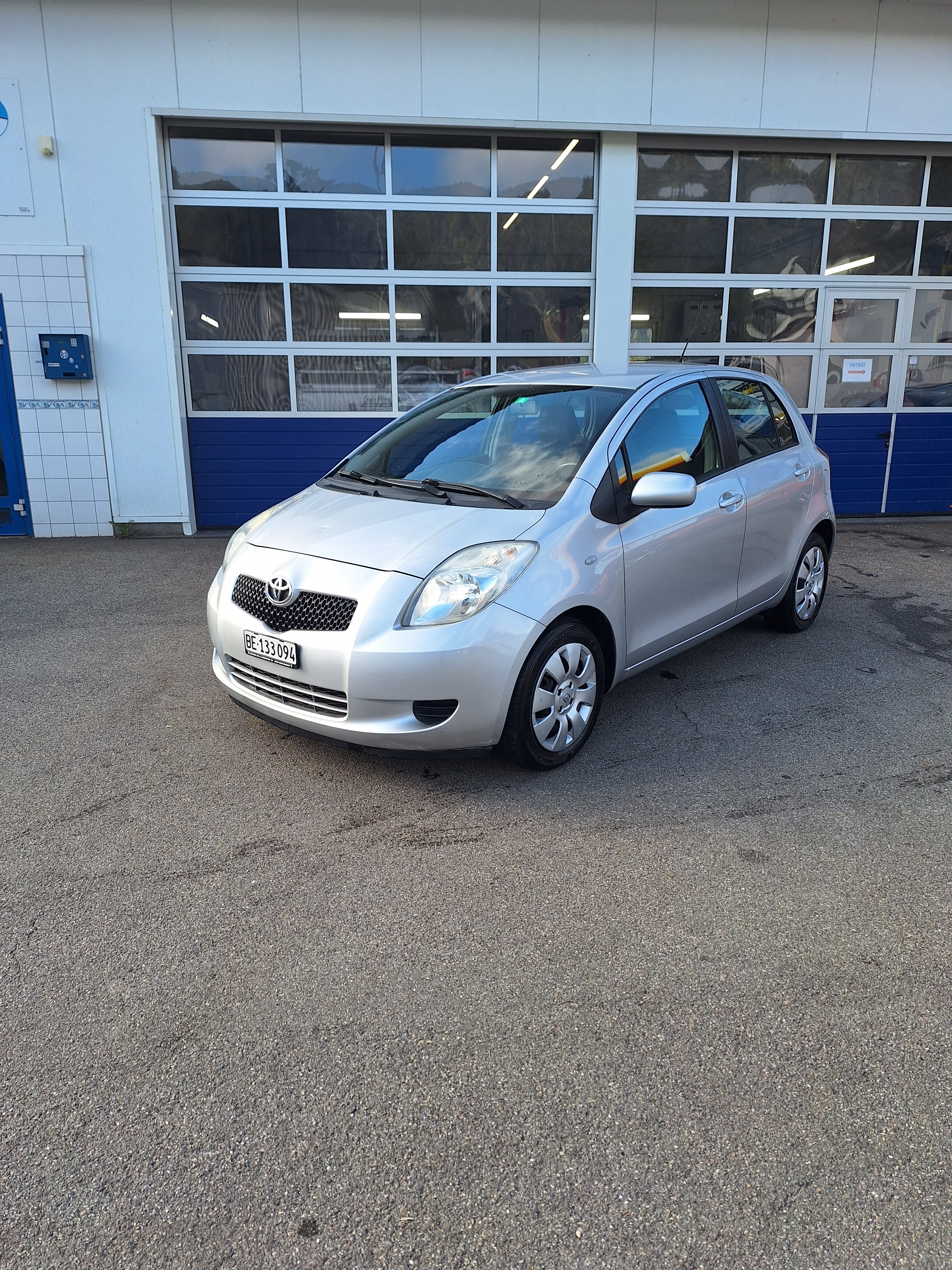 TOYOTA Yaris 1.3 Linea Sol