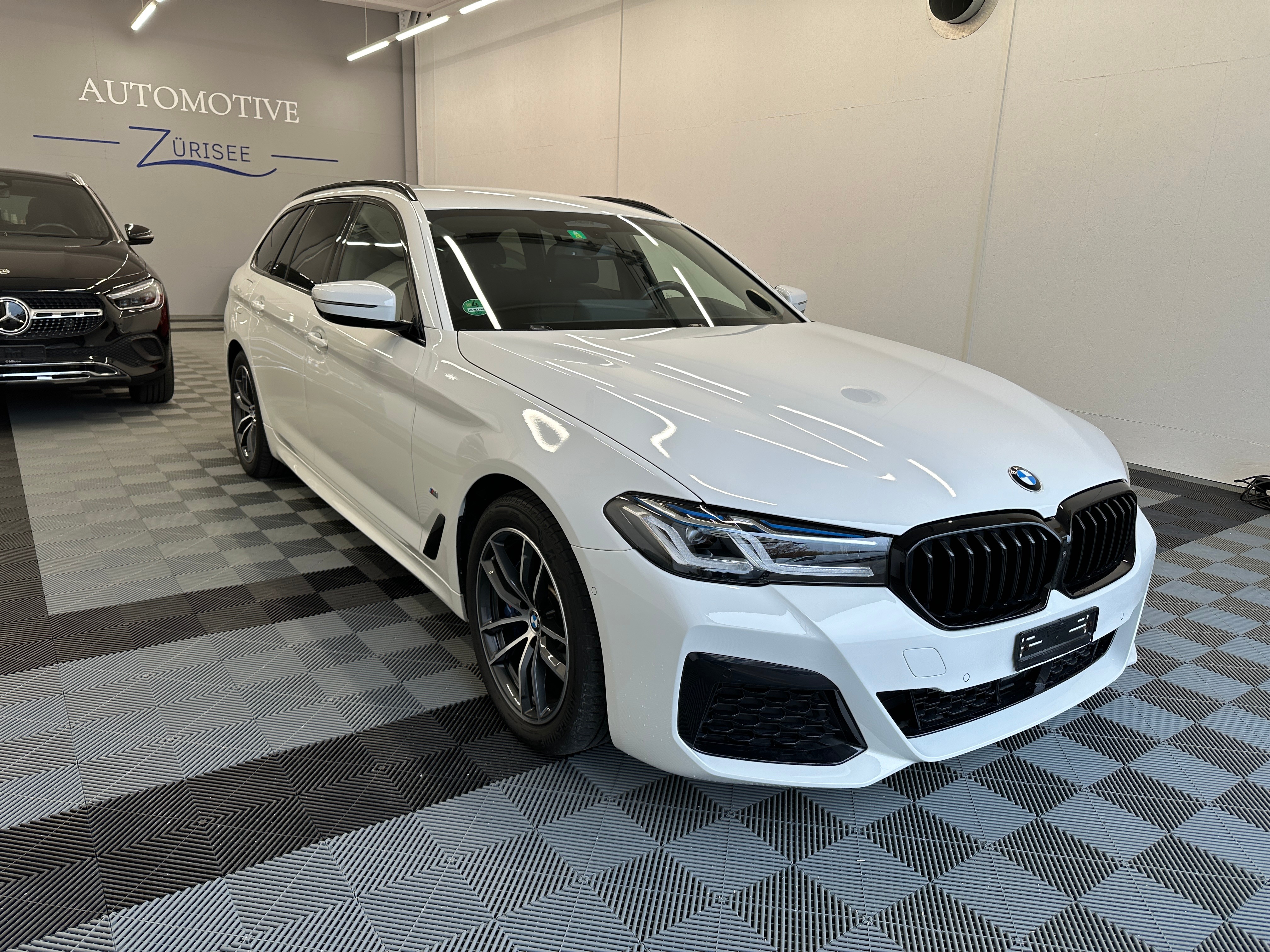 BMW 530e xDrive Touring M Sport Steptronic