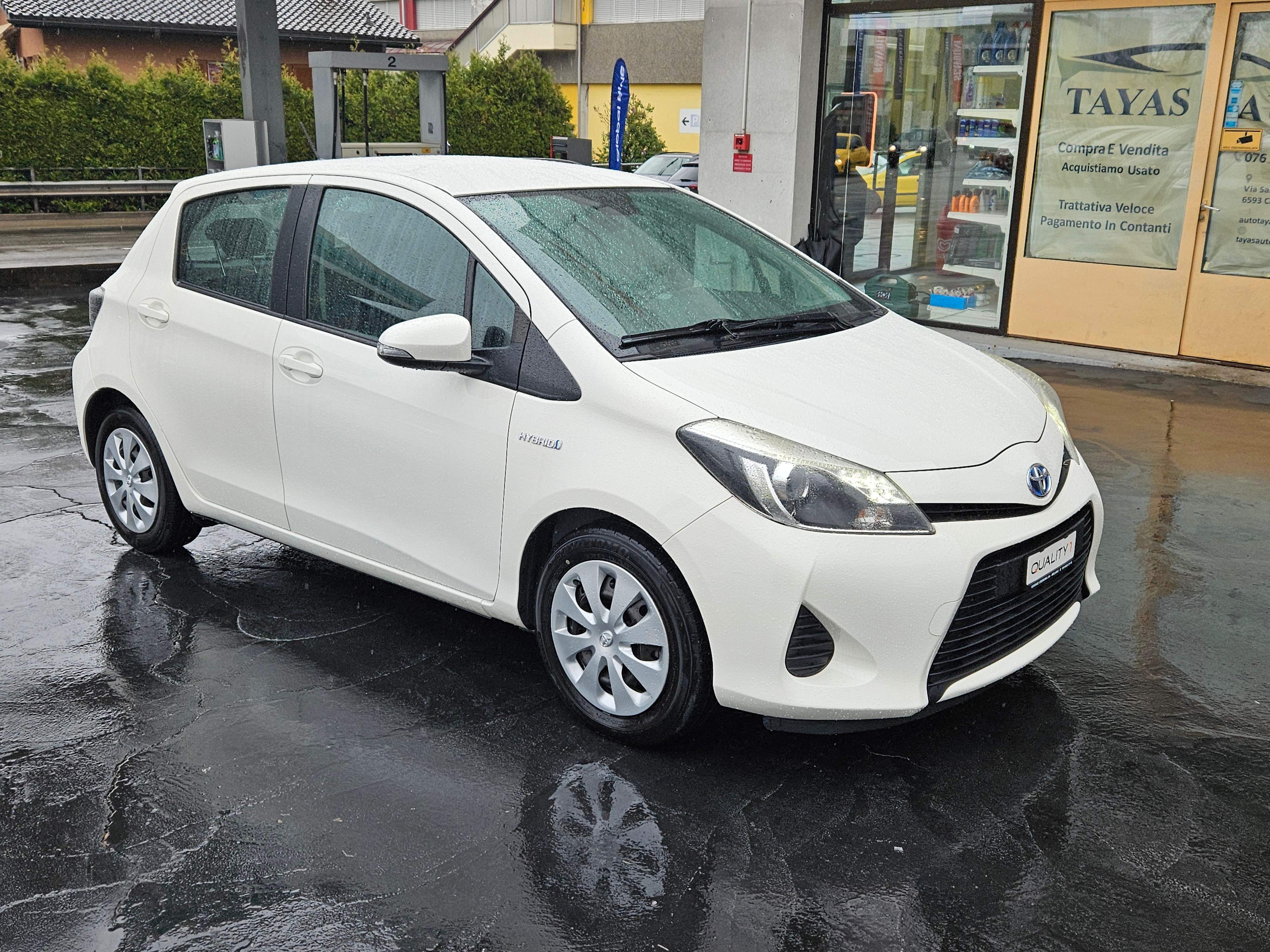 TOYOTA Yaris 1.5 VVT-i Hybrid Luna CVT