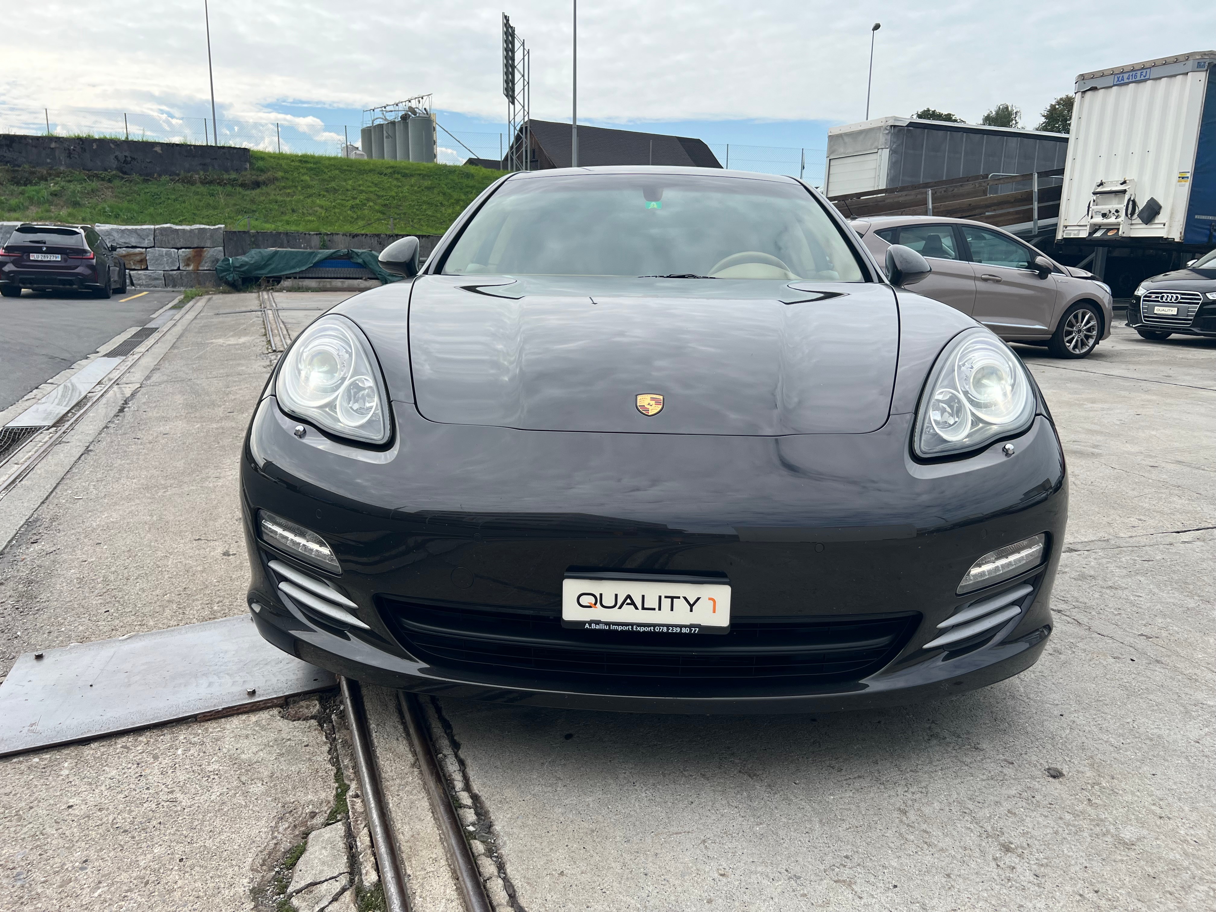 PORSCHE PANAMERA