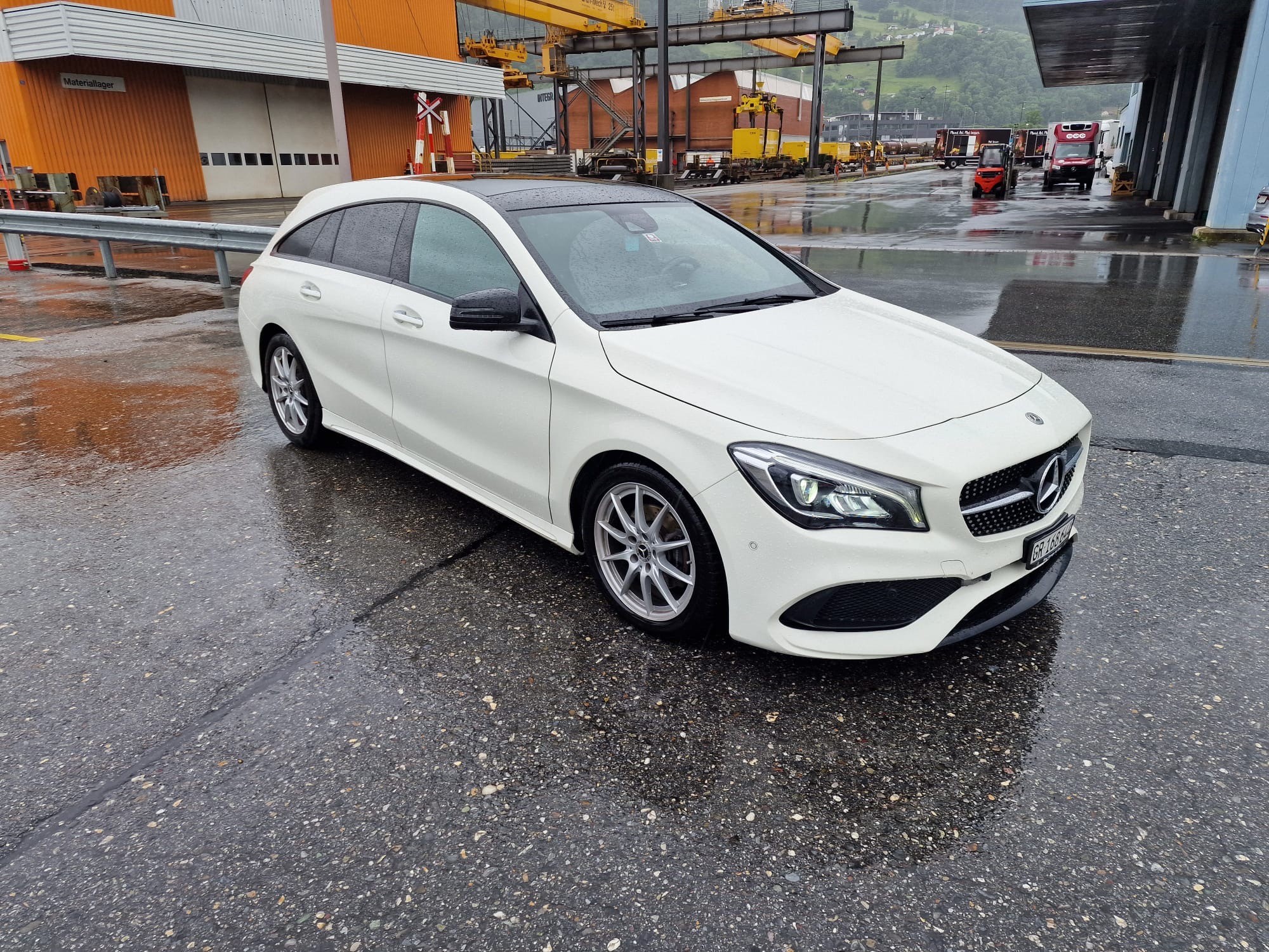 MERCEDES-BENZ CLA Shooting Brake 200 d Swiss Star Ed. 4M 7G-DCT