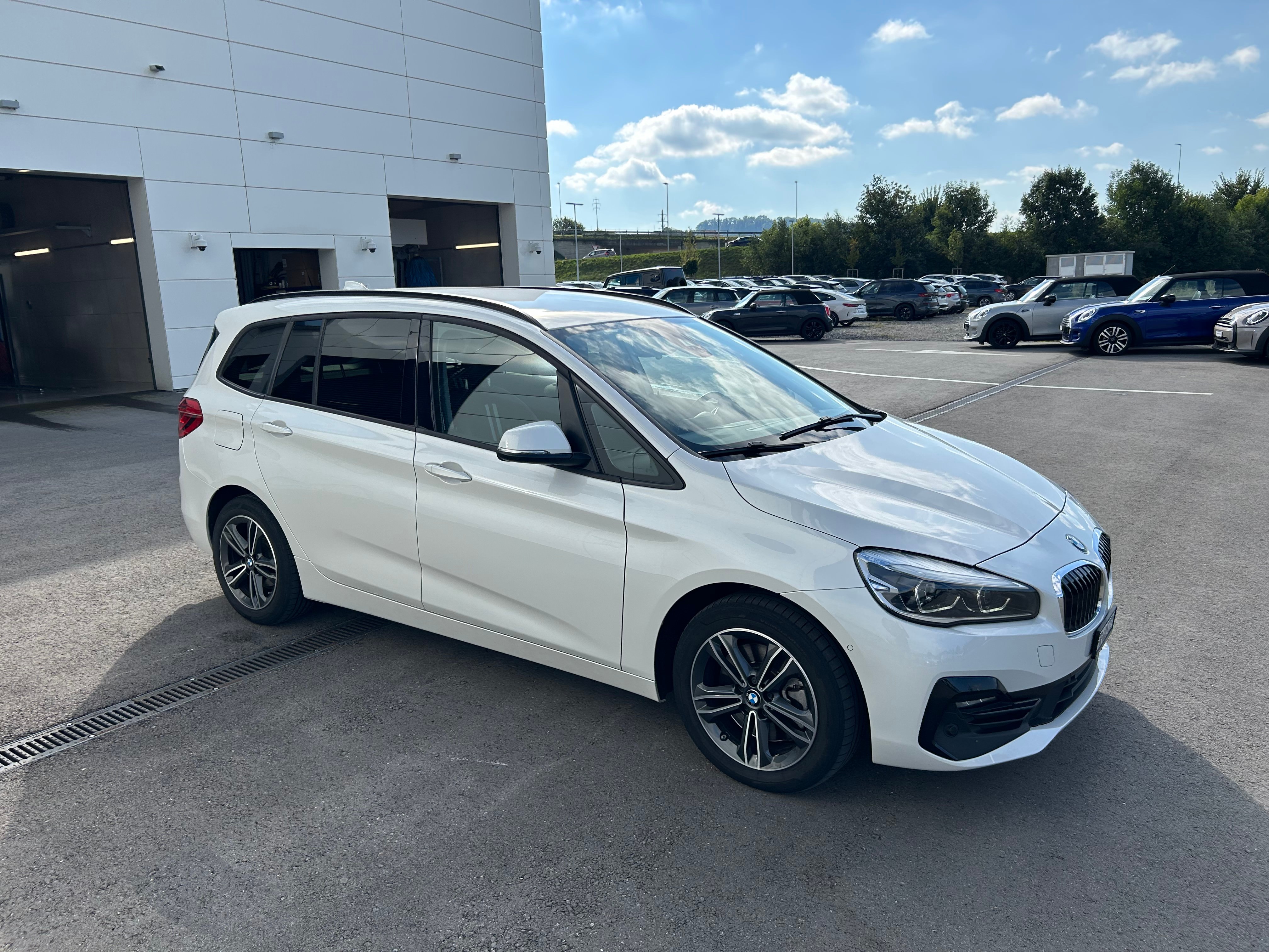 BMW 218d xDrive Gran Tourer Sport Line * BMW Garantie * Frisch ab BMW Service * CH-Fahrzeug * 1. Hand * Top Ausstattung