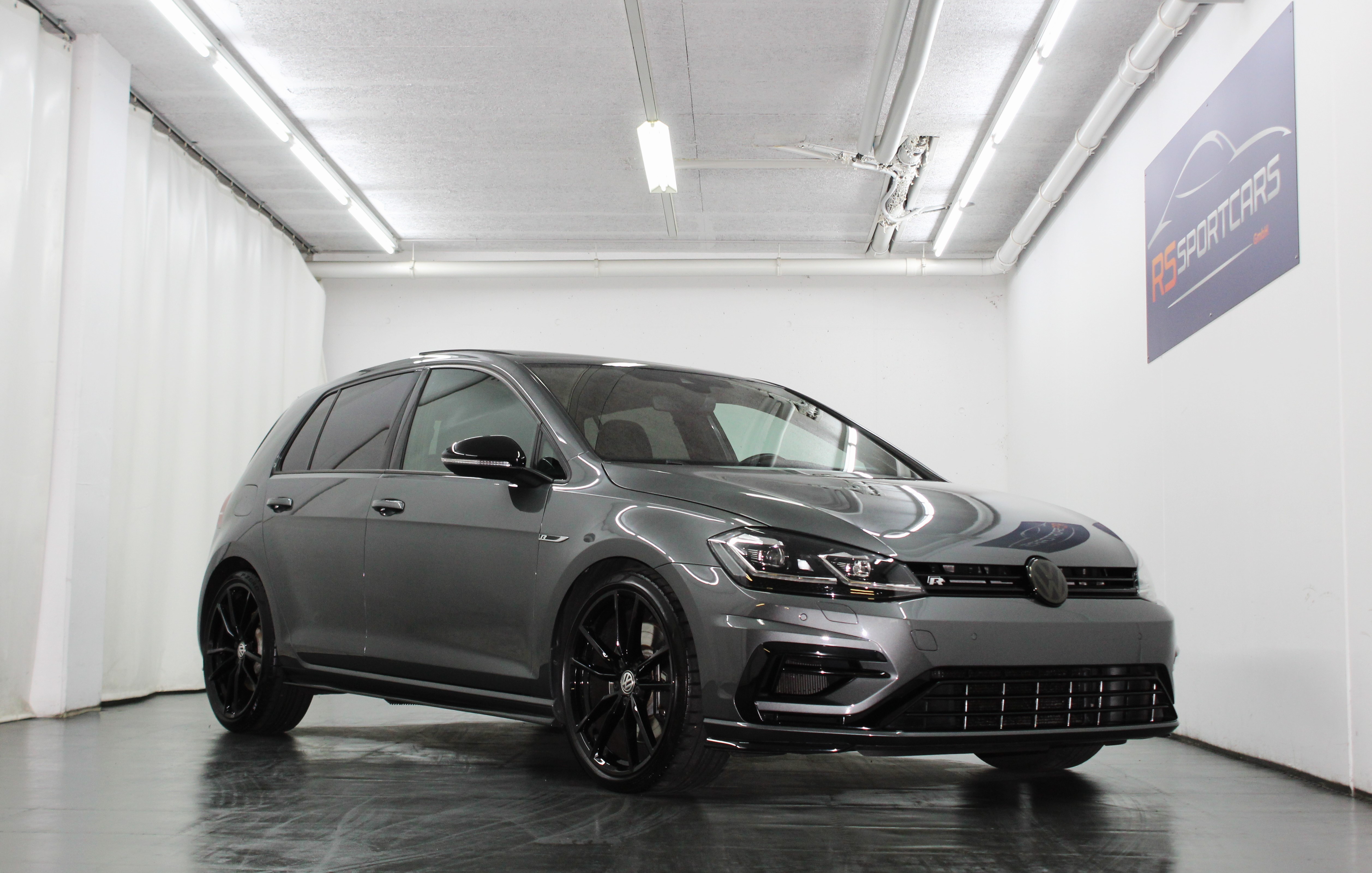 VW Golf 2.0 TSI R 4Motion DSG Akrapovic/ CH- Fahrzeug