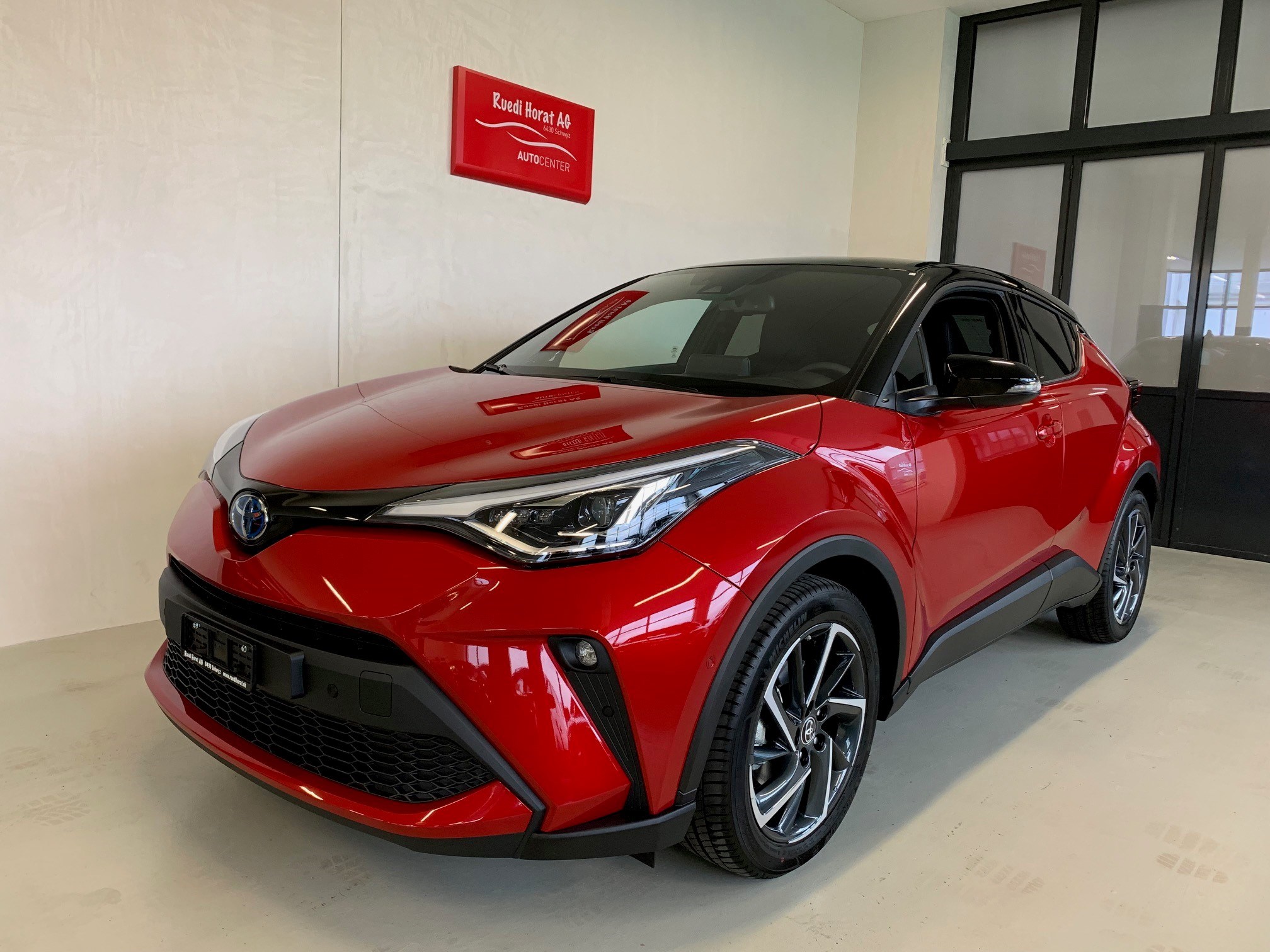 TOYOTA C-HR 2.0 VVTi HSD Move