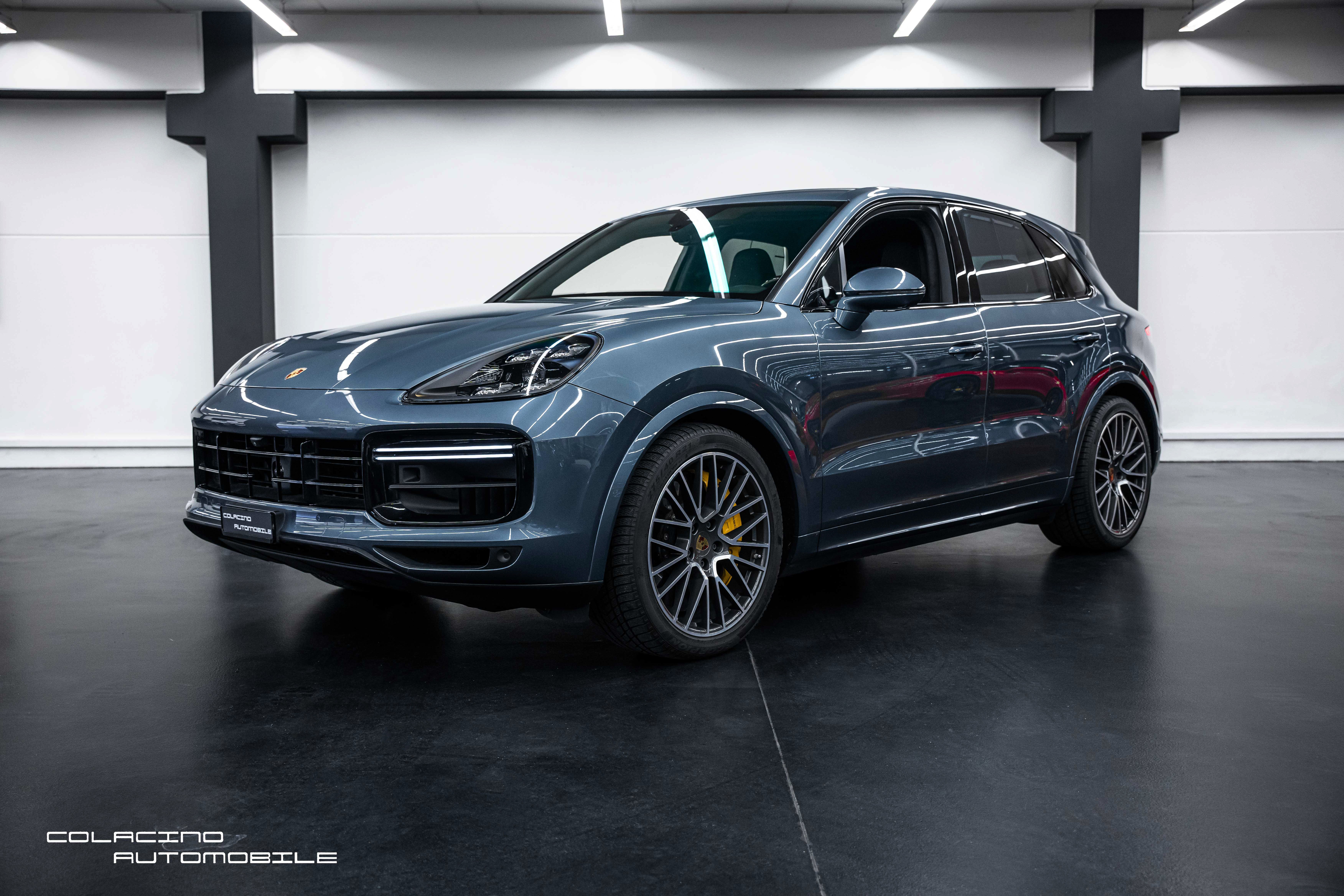 PORSCHE Cayenne Turbo