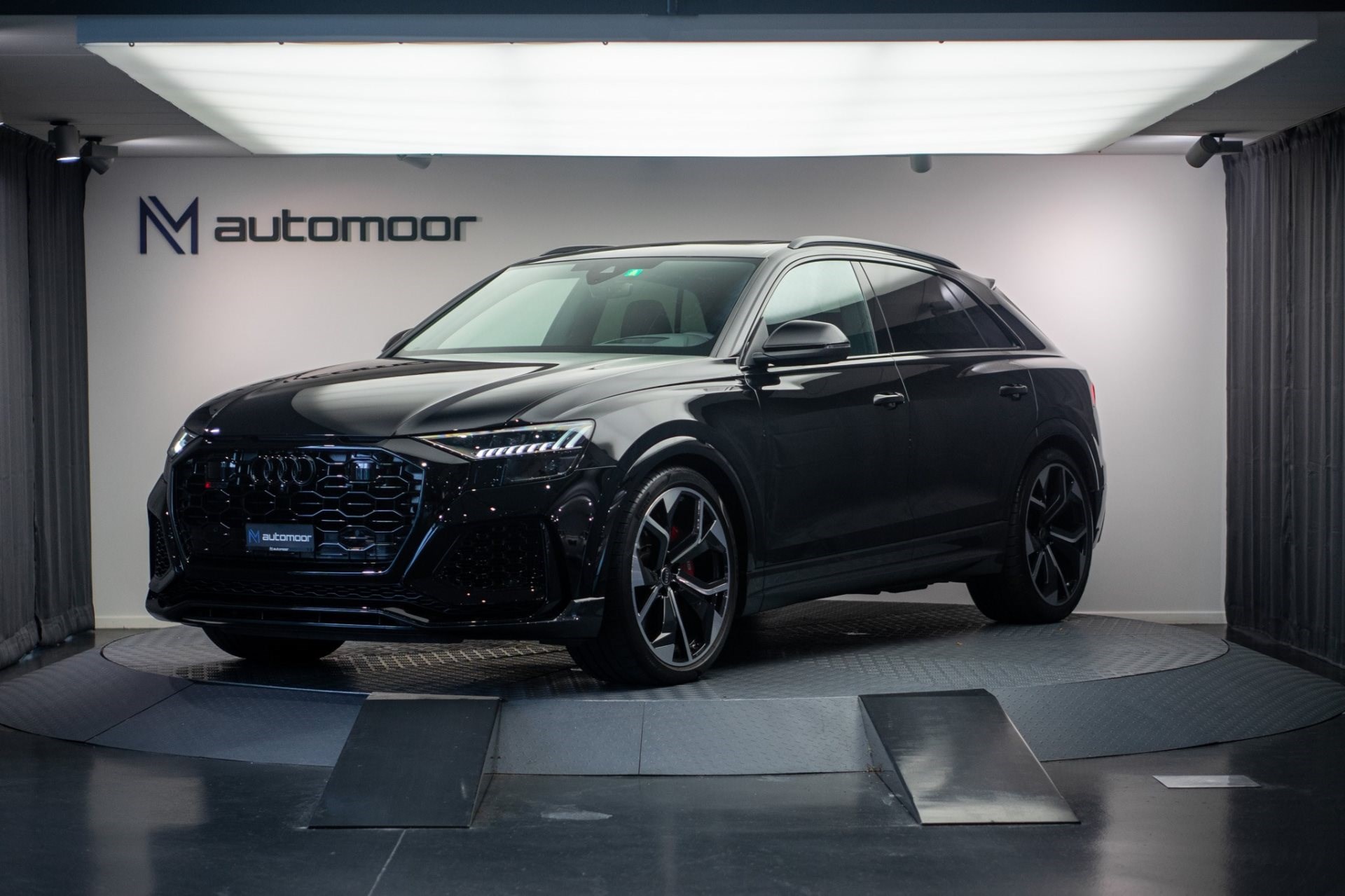 AUDI RSQ8 RS Q8 4.0 TFSI quattro *CH-Fahrzeug* *Panorama* *AHK*