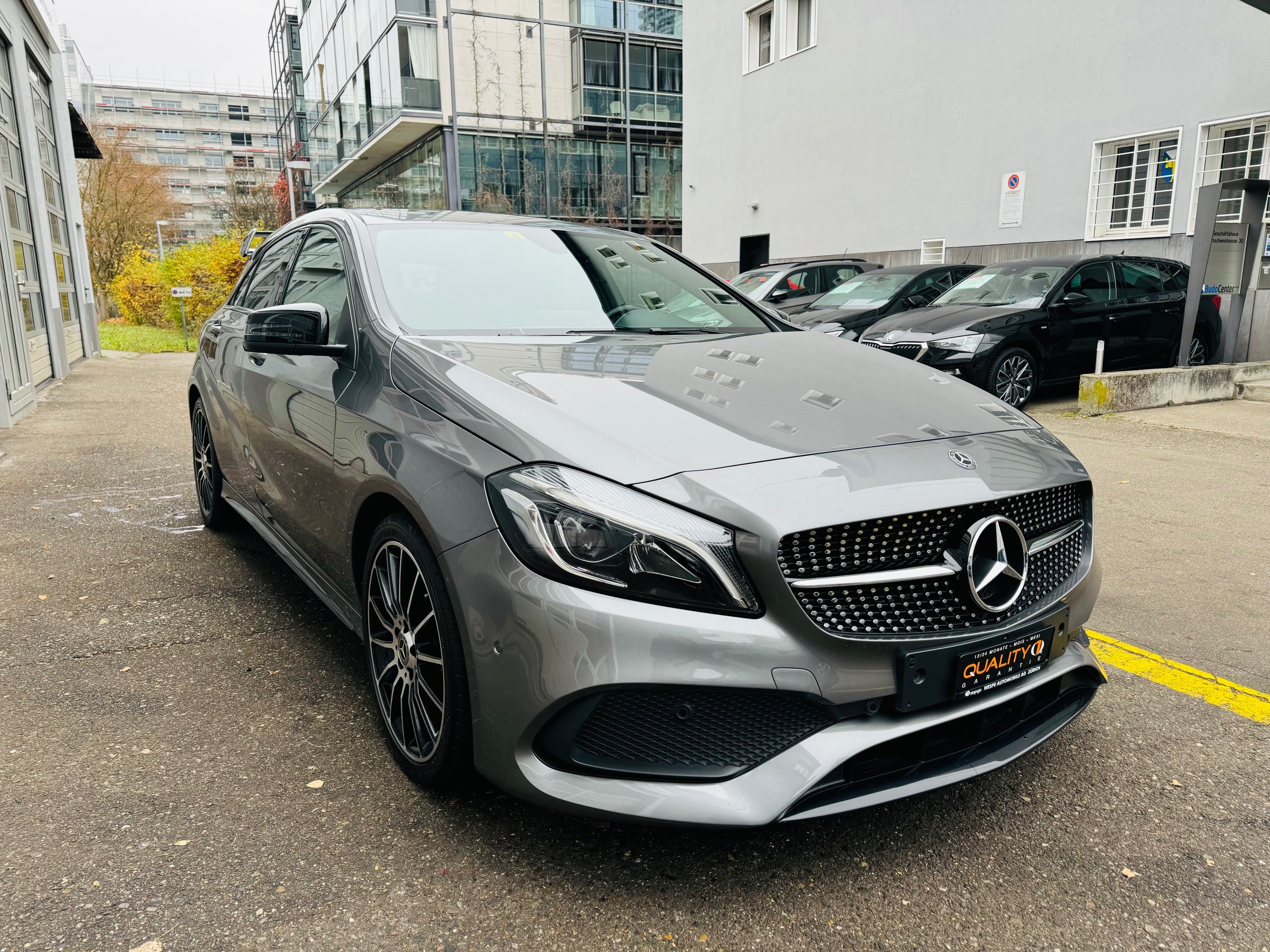 MERCEDES-BENZ A 180 AMG Line 7G-DCT