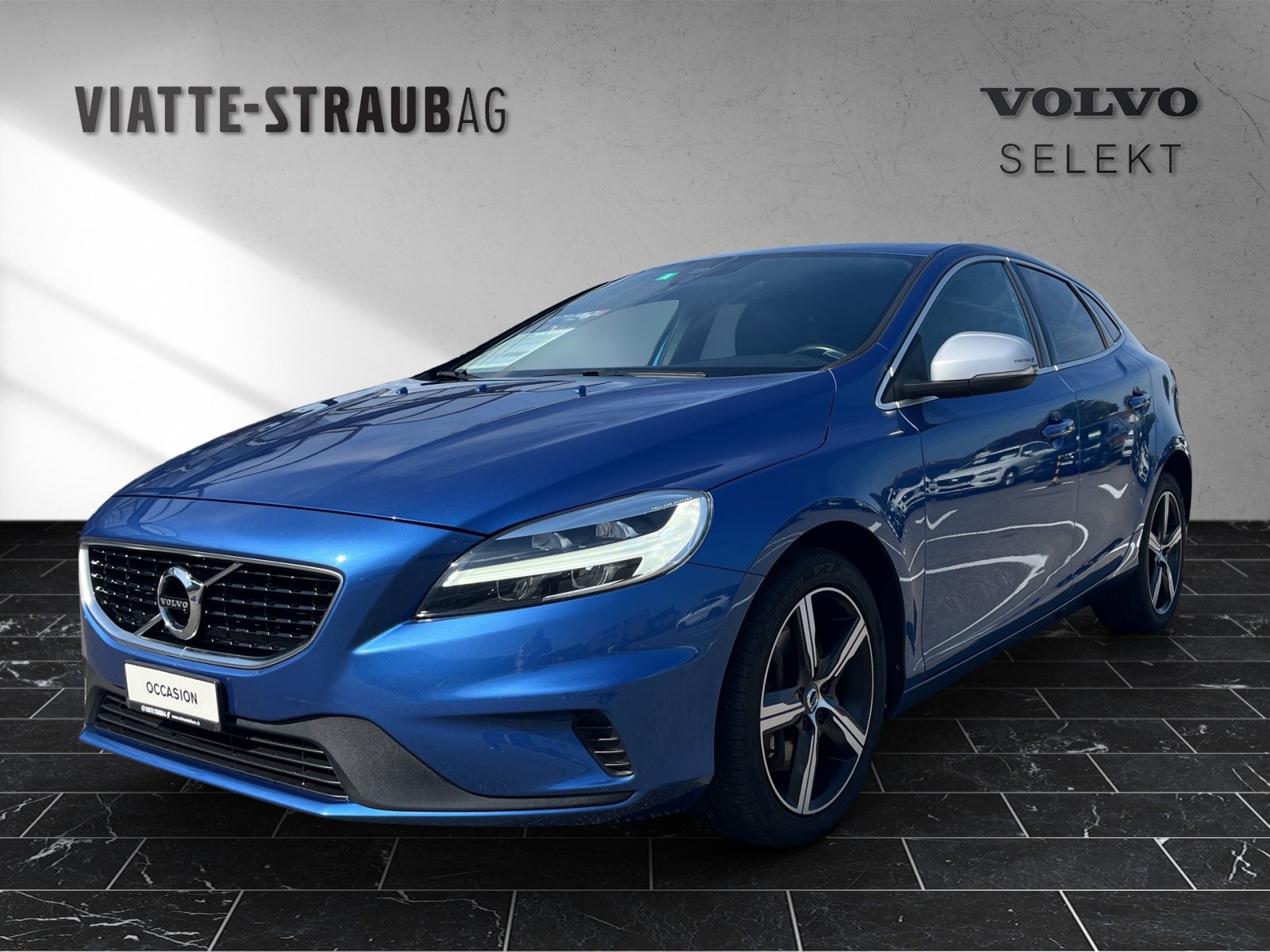 VOLVO V40 2.0 D3 Momentum R-Design S/S