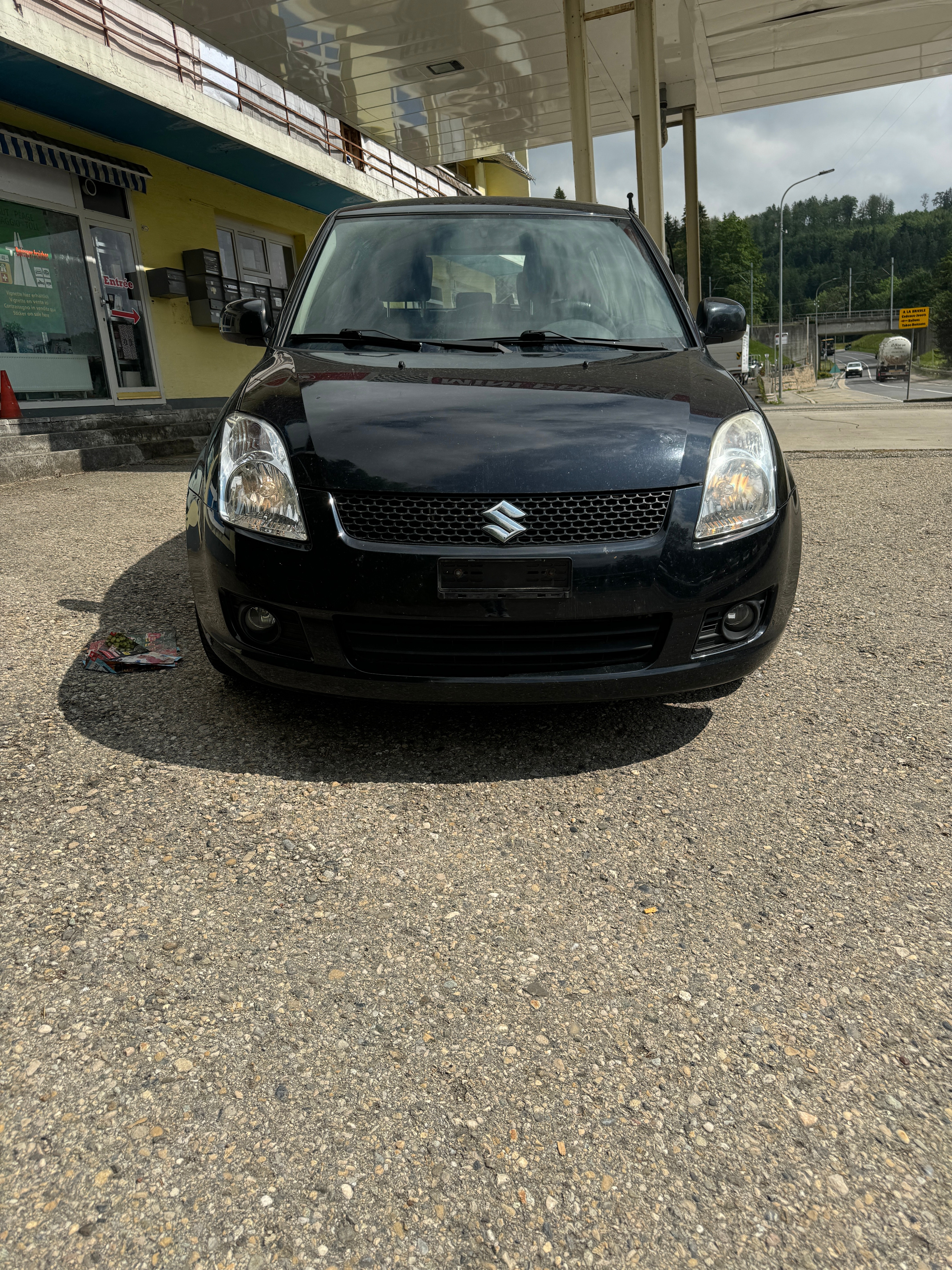 SUZUKI Swift 1.3i 16V GL Top Piz Sulai LE 4x4