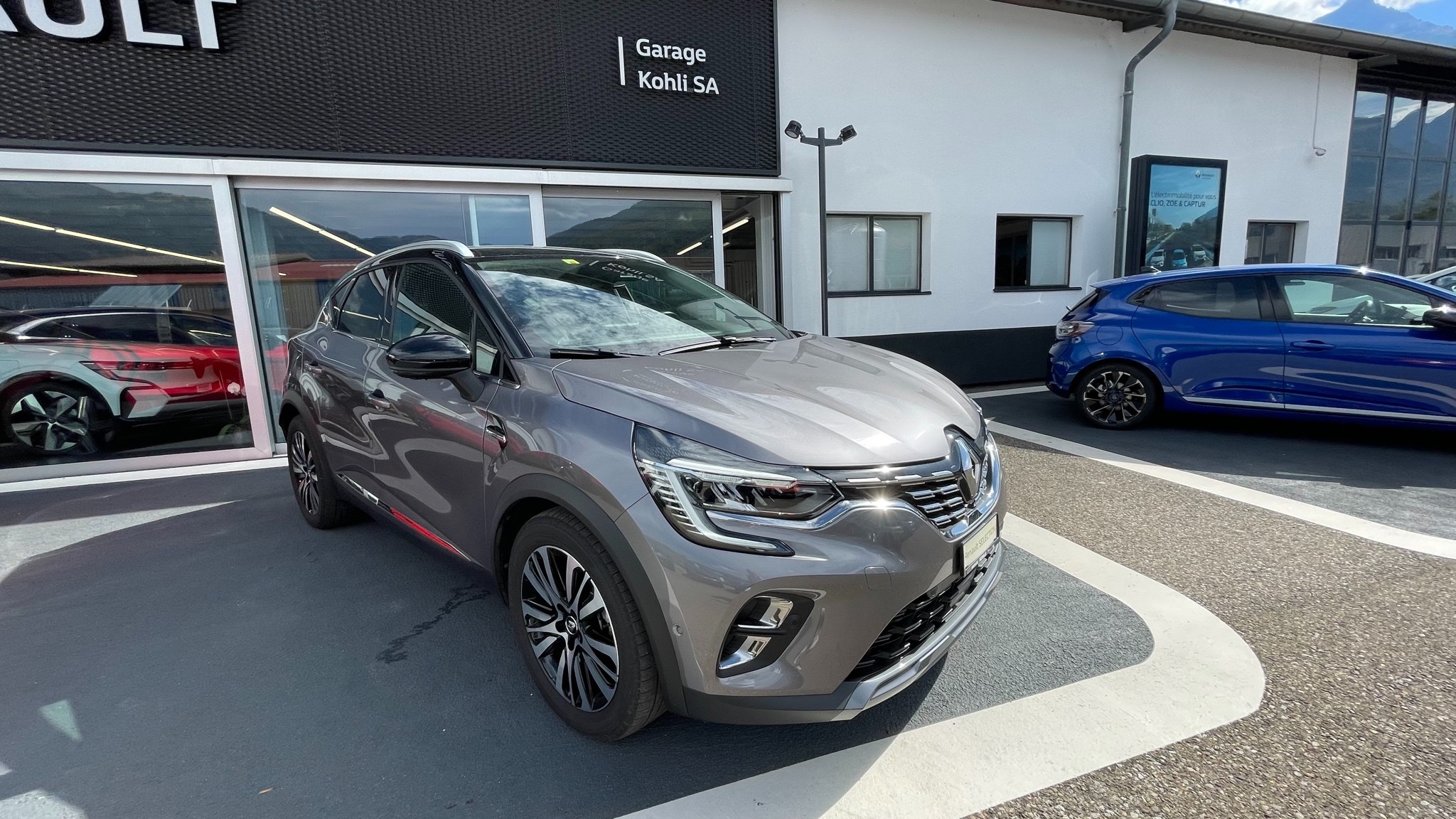 RENAULT Captur 1.6 E-Tech Plug-in Initiale