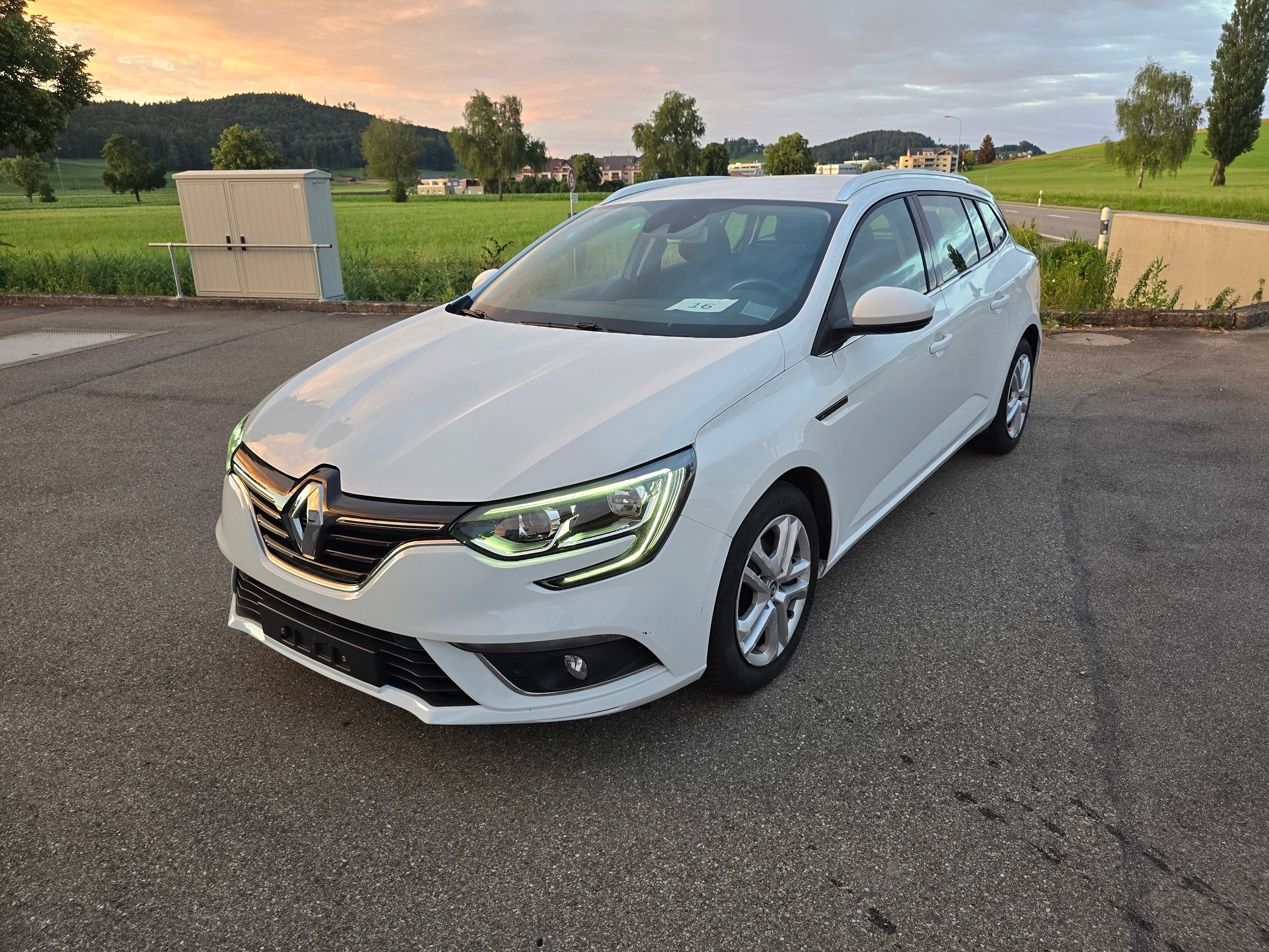 RENAULT Mégane Grandtour 1.5 dCi Zen EDC**Top-Zustand *Frisch ab MFK und Service*GARANTIE a,W