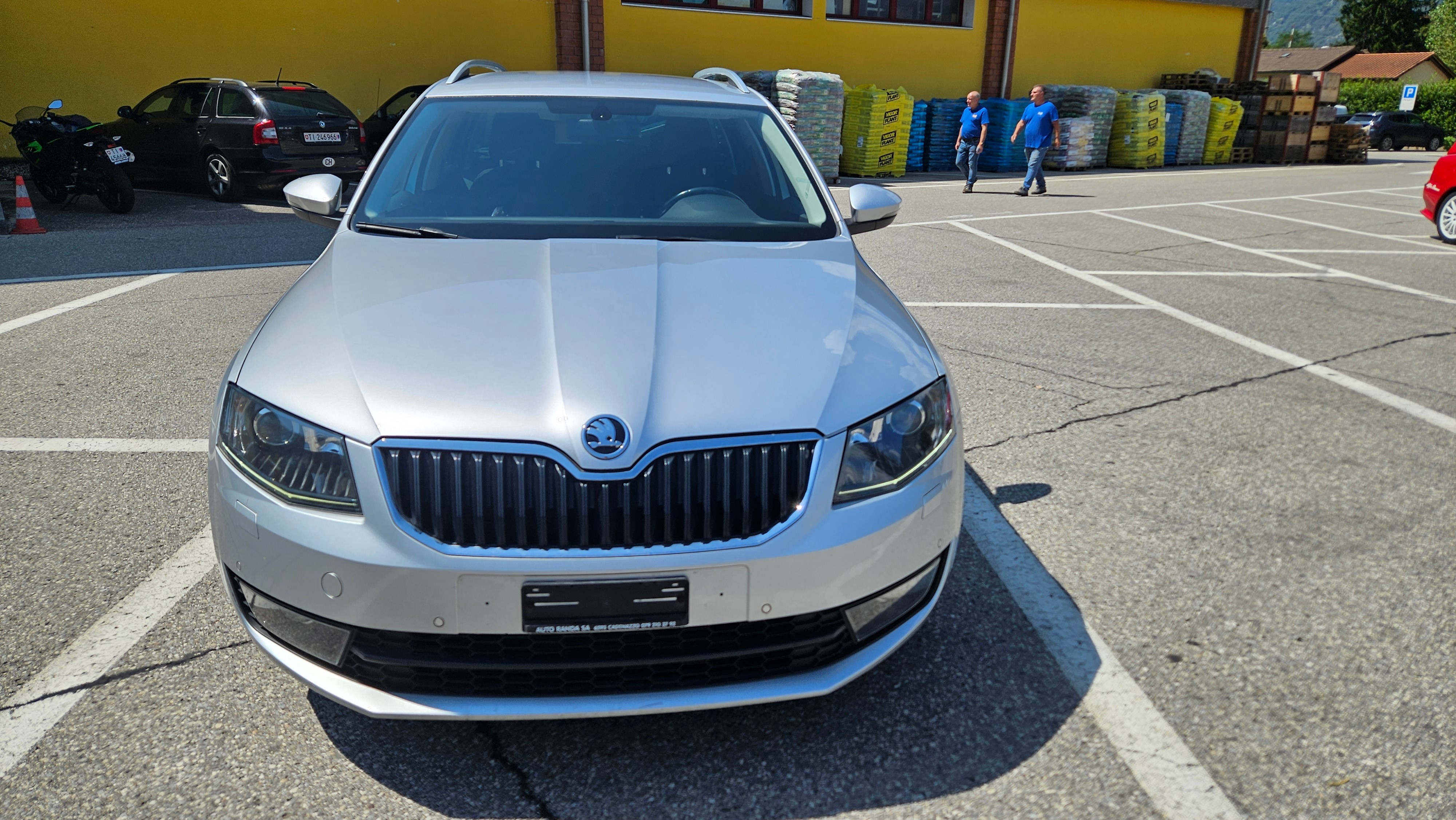 SKODA Octavia Combi 2.0 TDI Ambition DSG