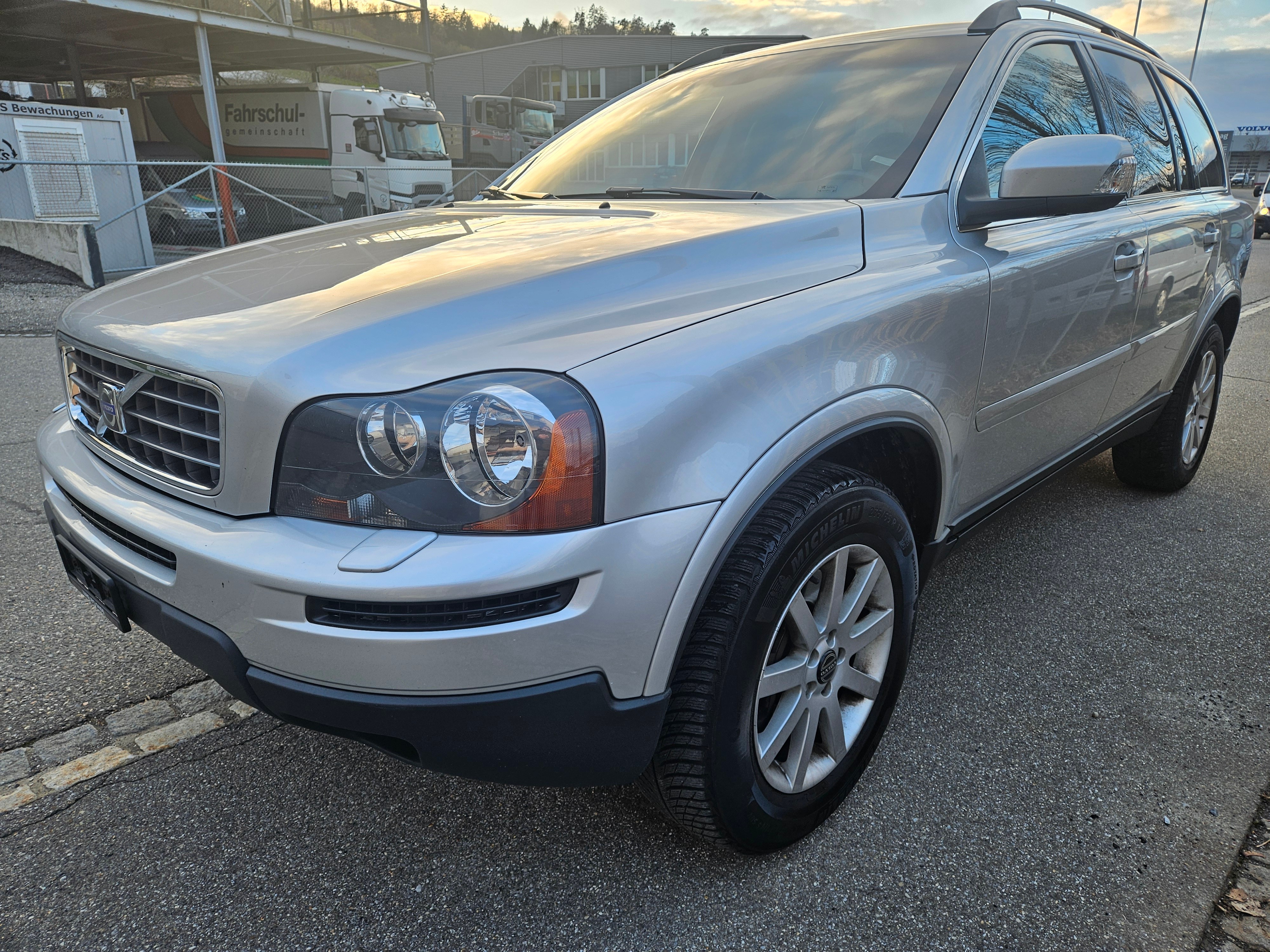 VOLVO XC90 2.5T AWD Momentum Geartronic