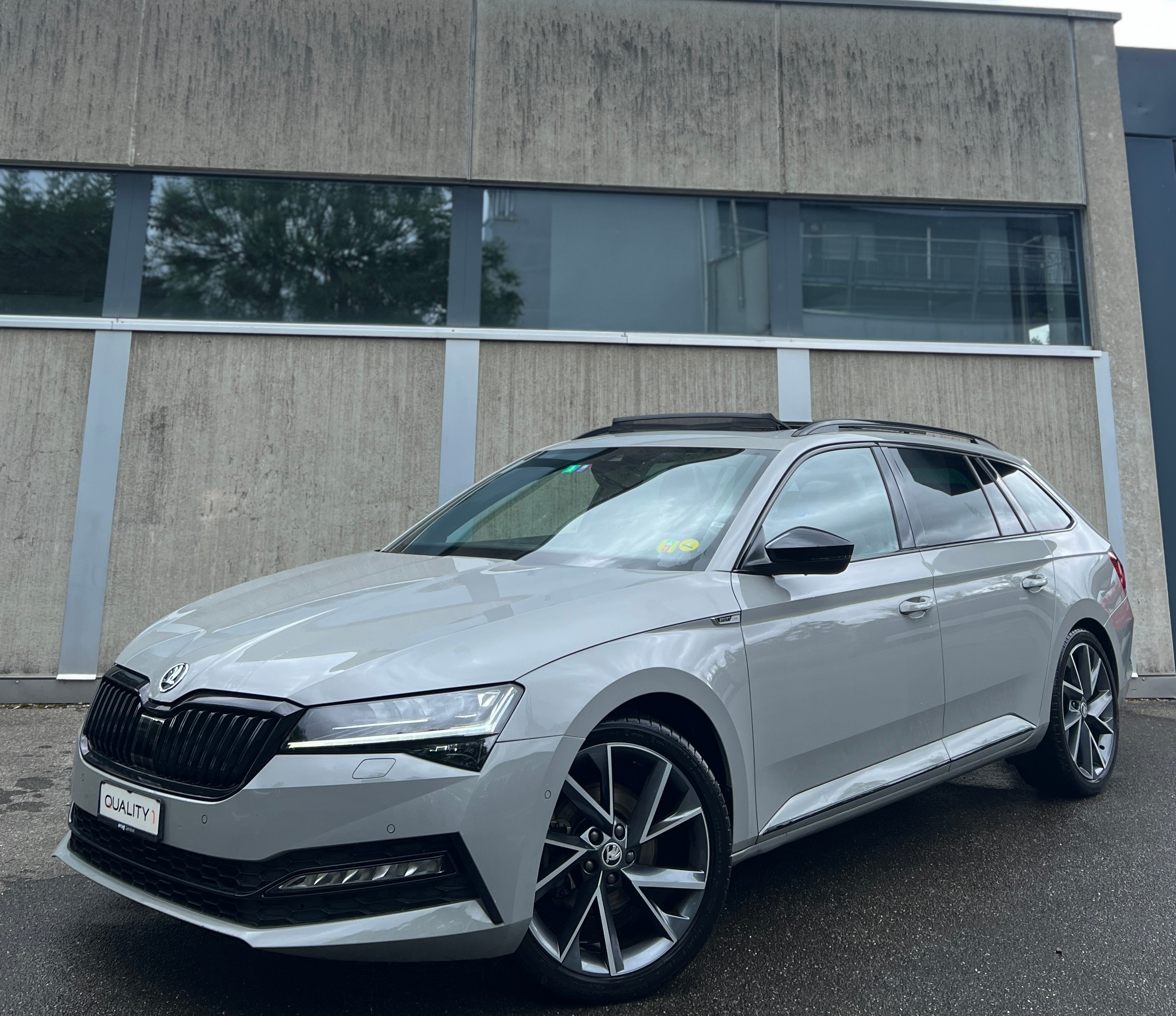 SKODA Superb Combi 2.0 TDi SportLine 4x4 DSG