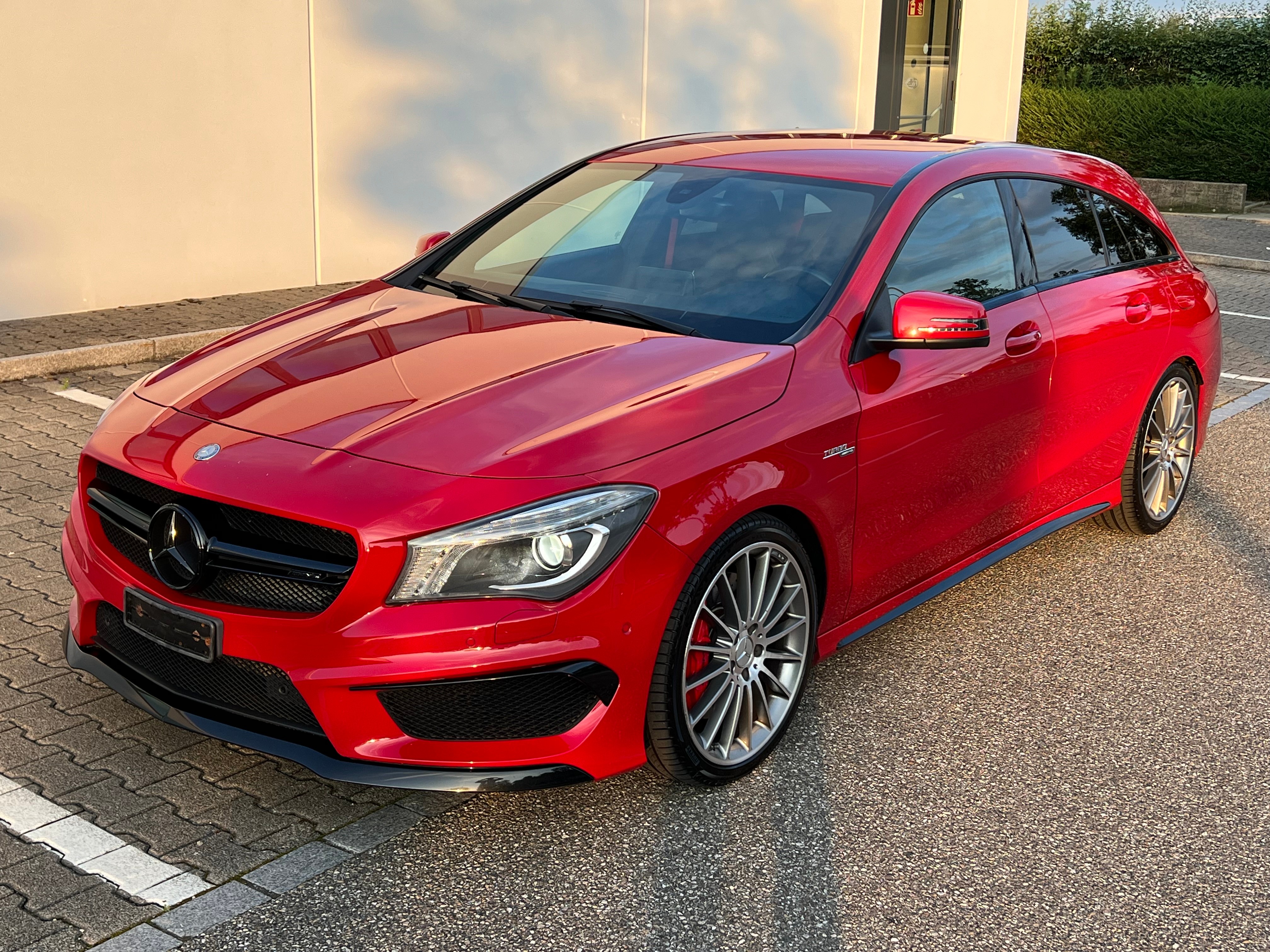 MERCEDES-BENZ CLA Shooting Brake 45 AMG 4Matic Speedshift