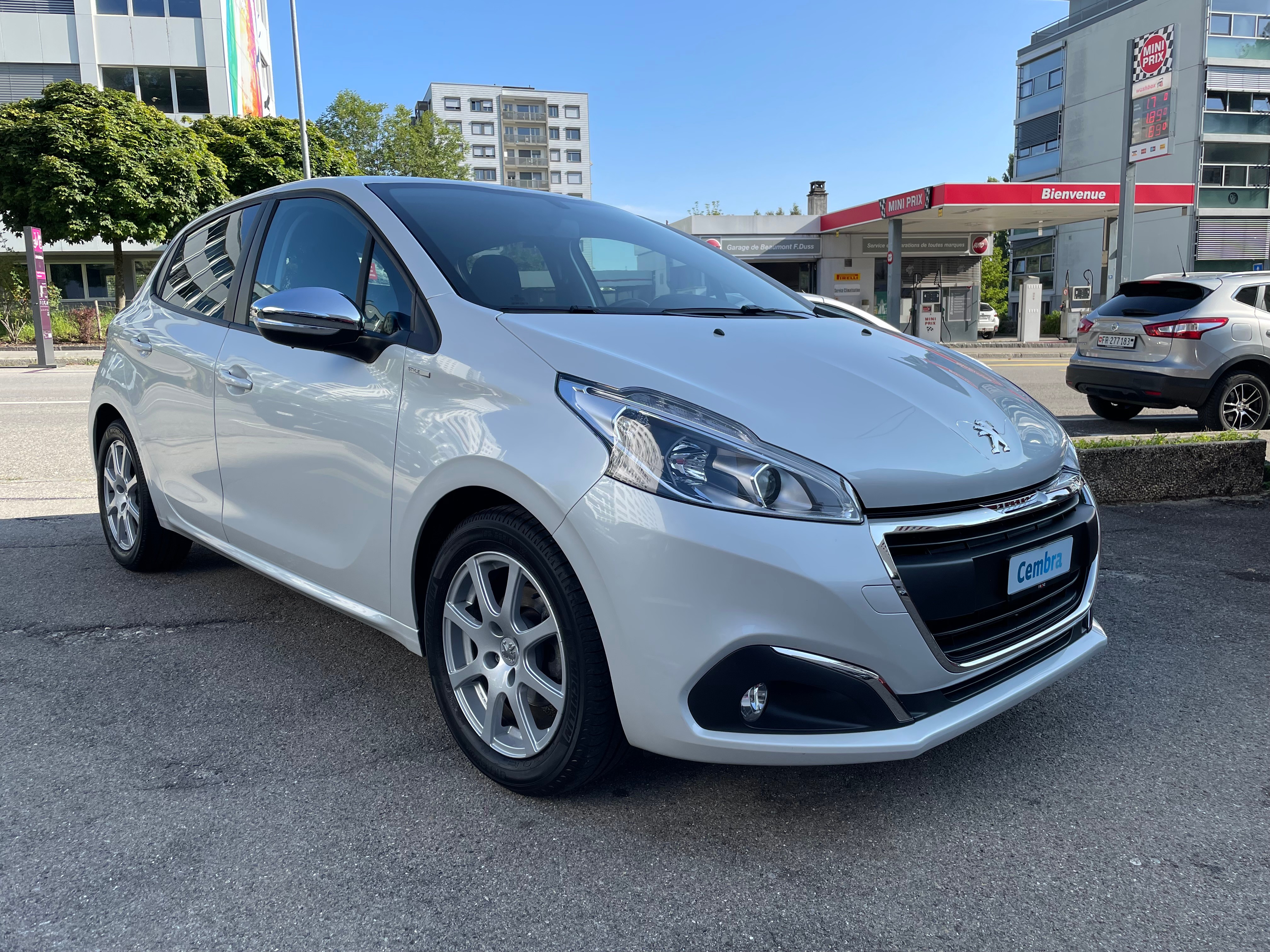 PEUGEOT 208 1.2 PureTech Style