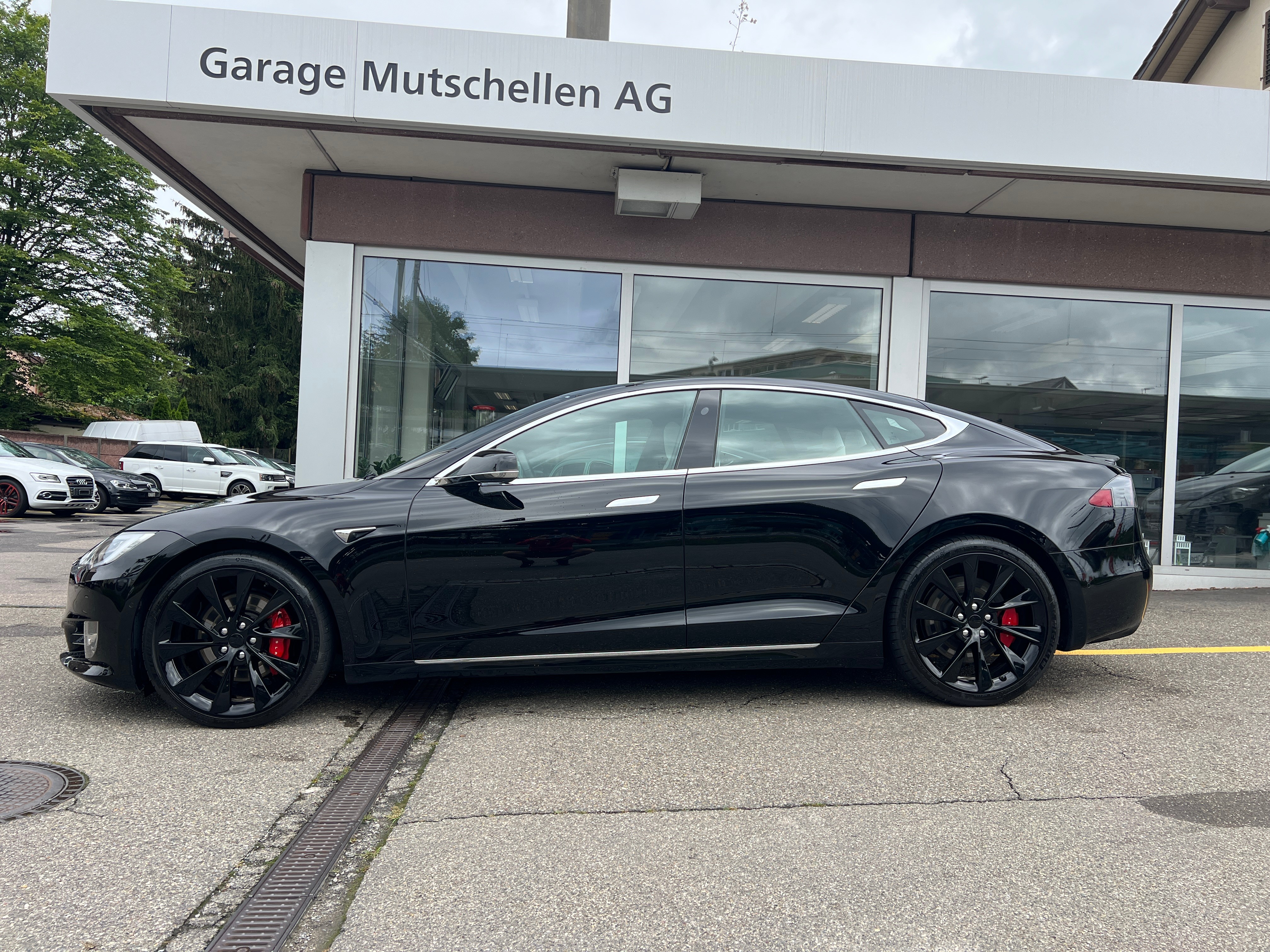 TESLA Model S Performance Raven 815PS. 0-100km/h 2.4s CH-Auto Werksgarantie Volles Potenzial für autonomes Fahren Black/White