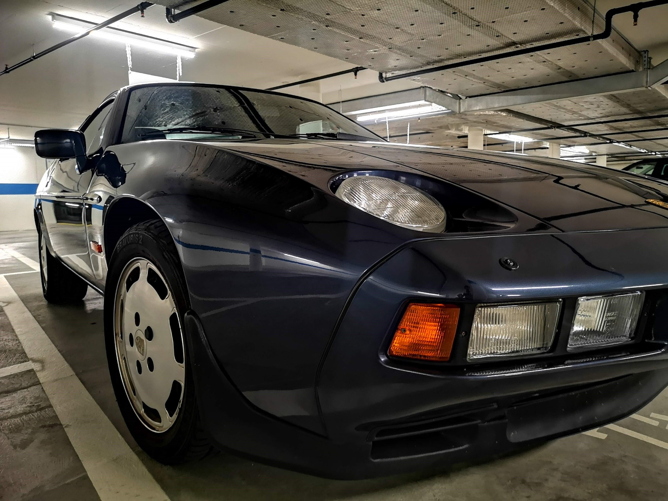 PORSCHE 928 S2