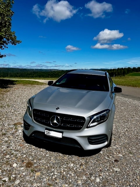 MERCEDES-BENZ GLA 200 d Swiss Star Edition AMG 4Matic 7G-DCT