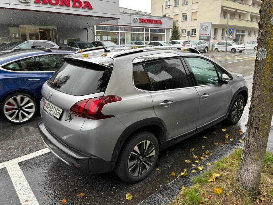 PEUGEOT 2008 1.2 PureTech Allure EAT6