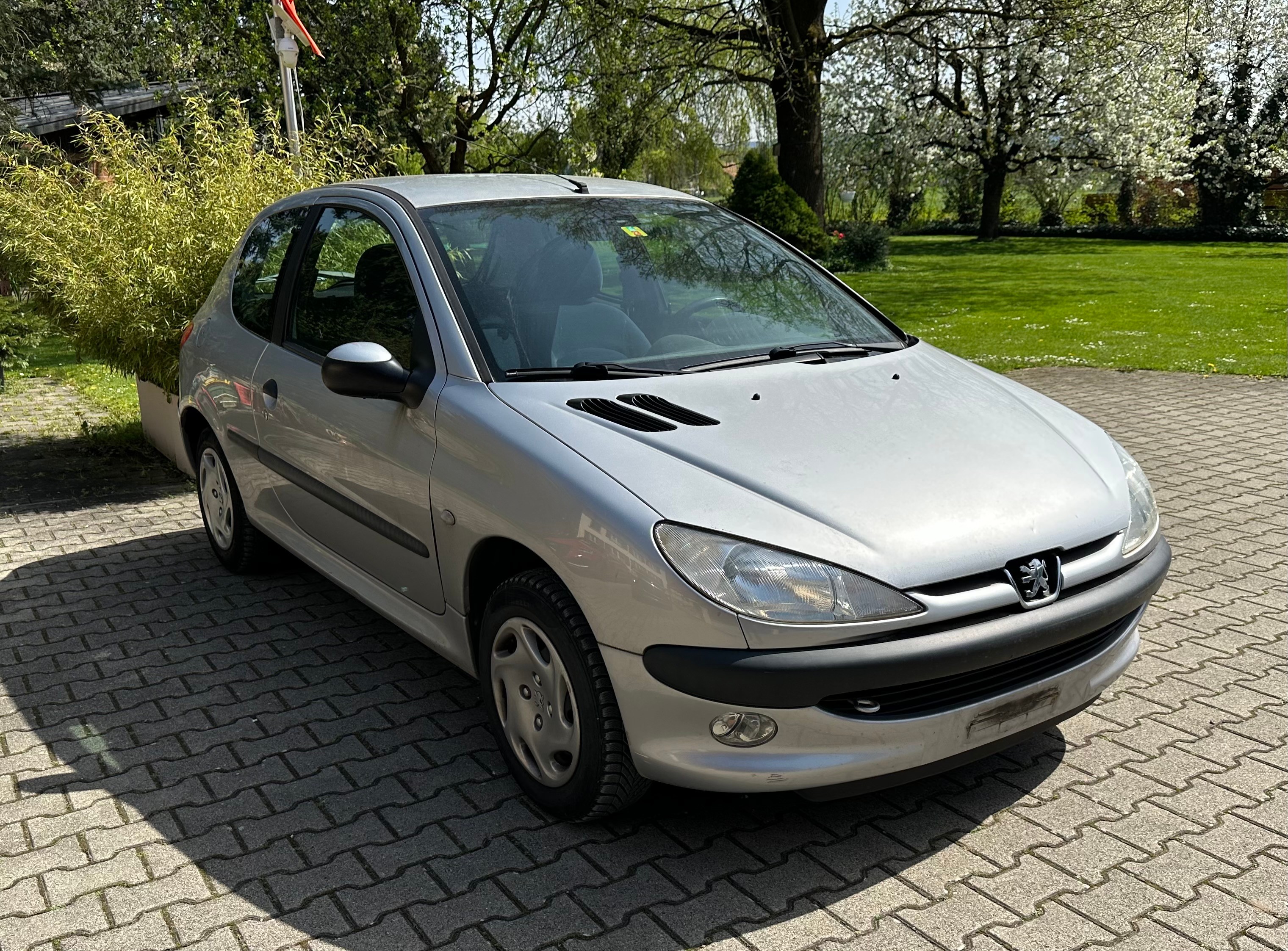 PEUGEOT 206 1.6 XT