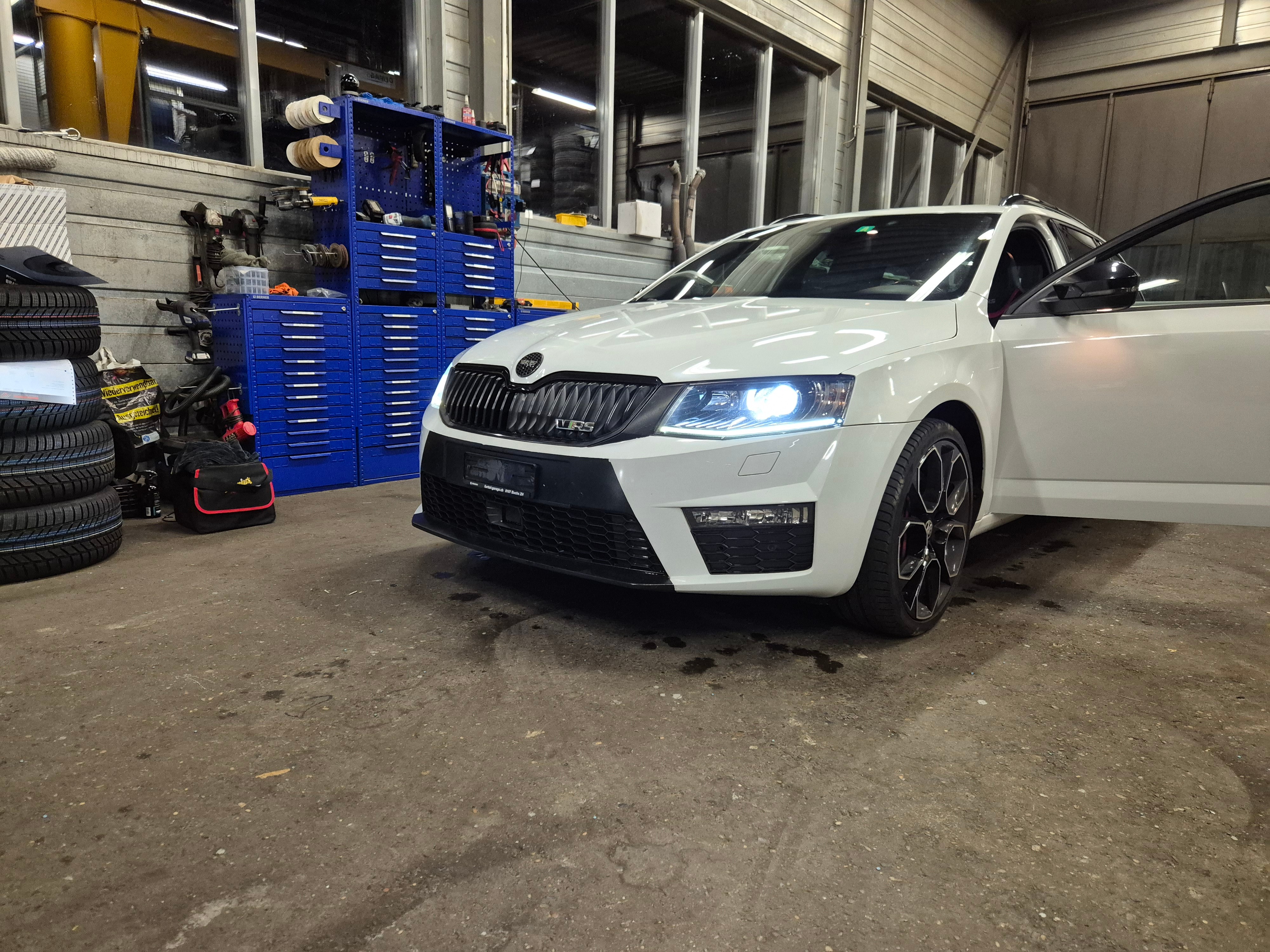 SKODA Octavia Combi 2.0 TSI RS 230