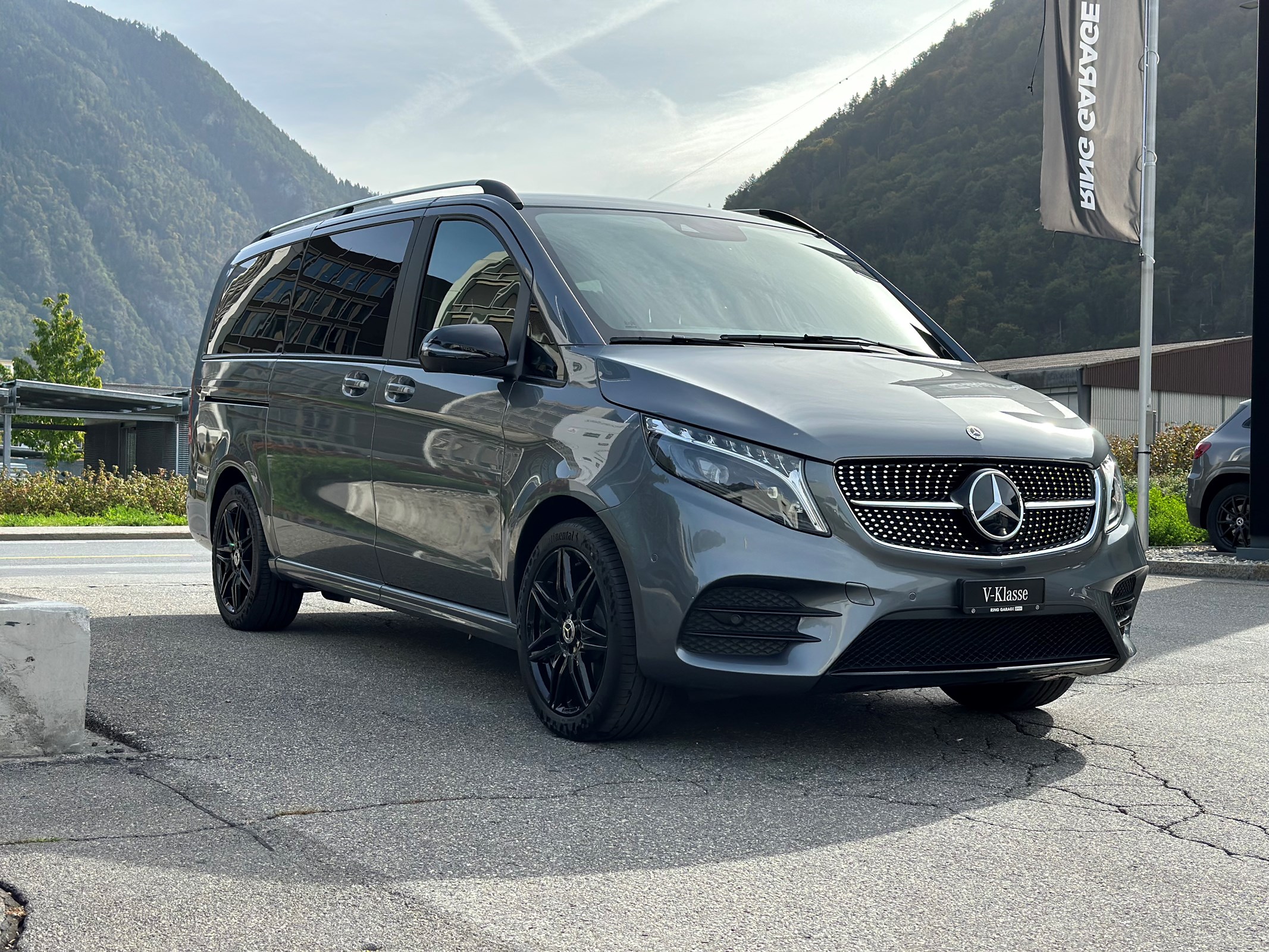 MERCEDES-BENZ V 300 d SWISS Edition Lang 4MATIC