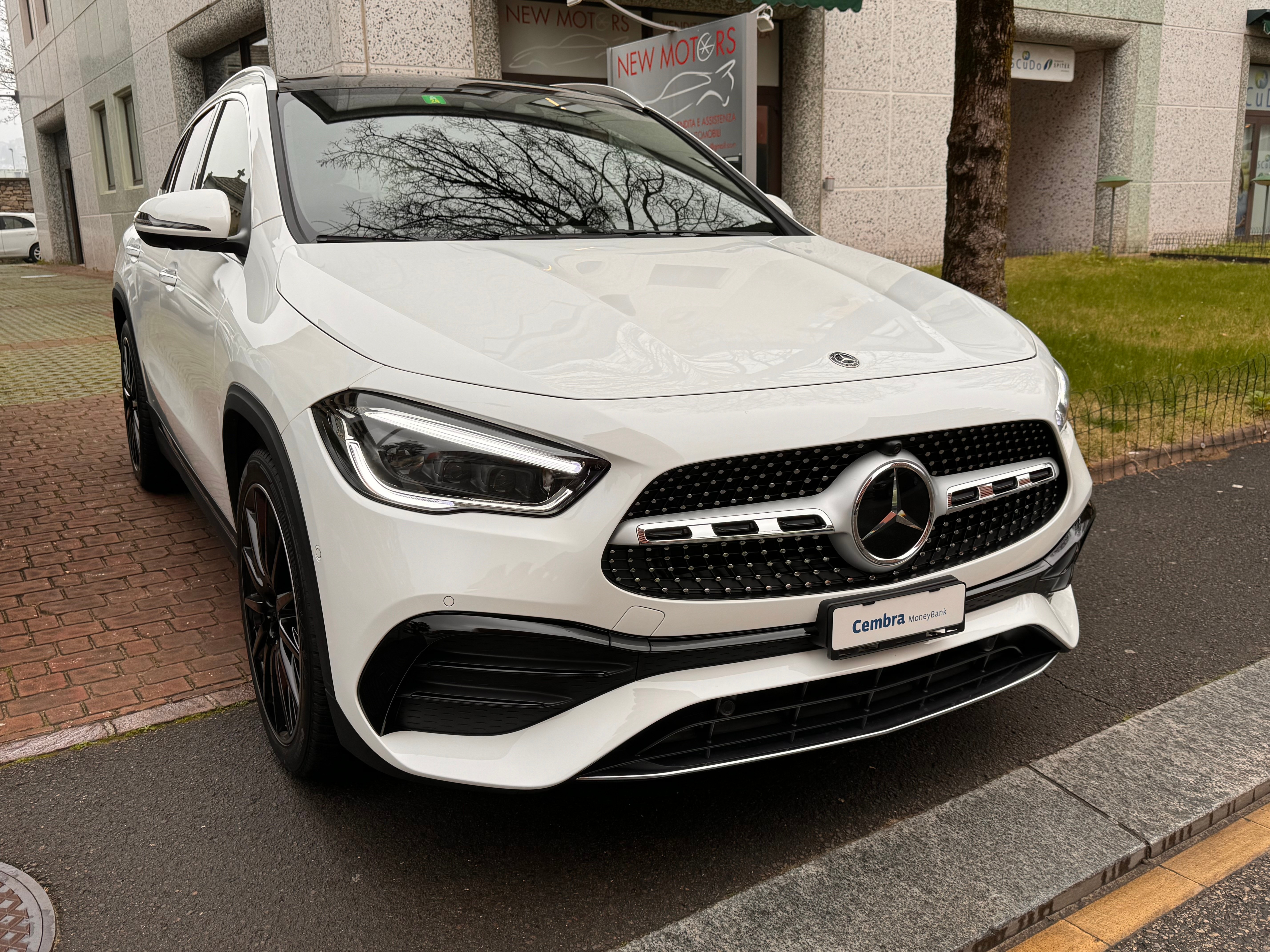 MERCEDES-BENZ GLA 220d 4Matic AMG Line 8G-DCT