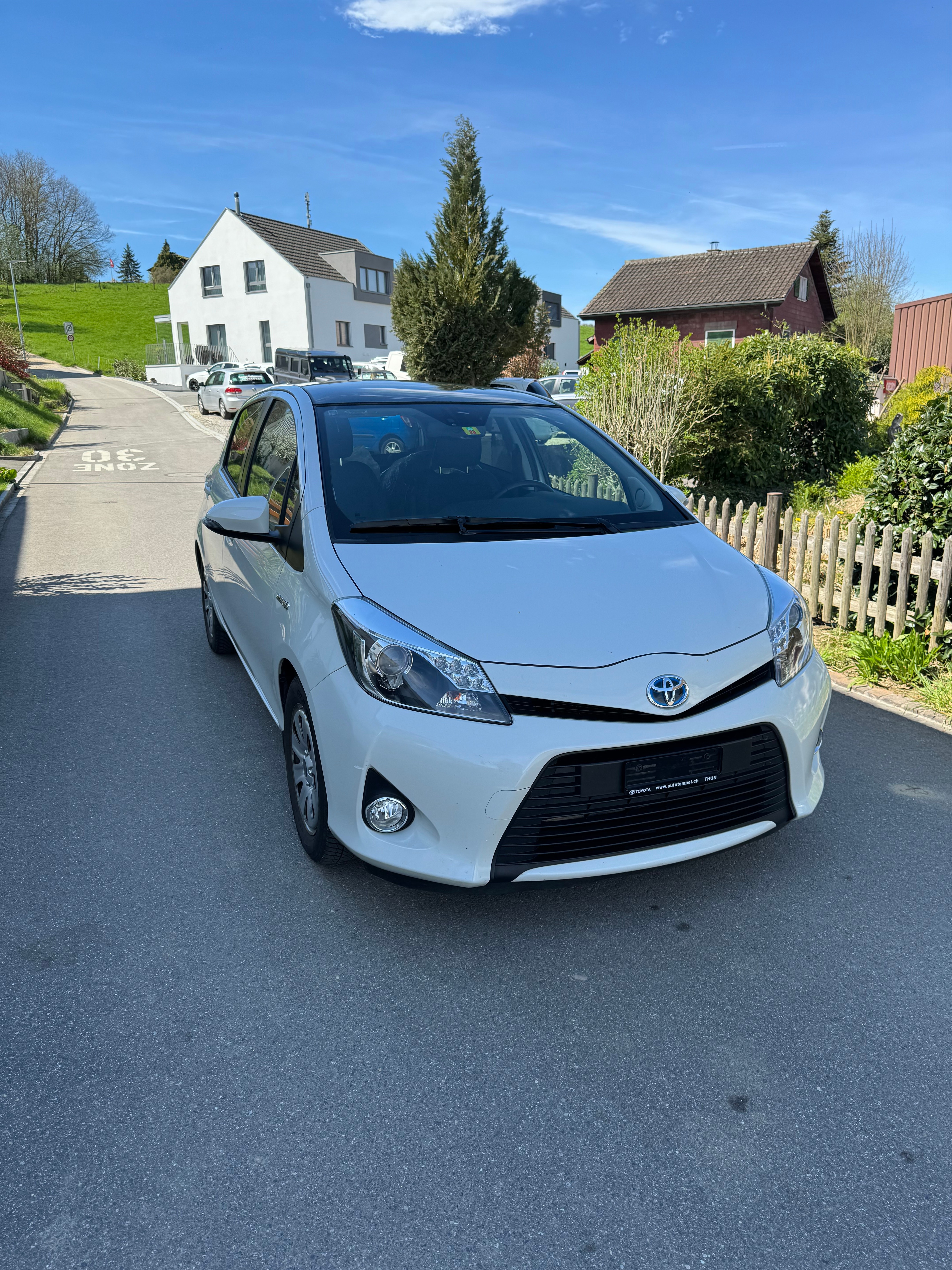 TOYOTA Yaris 1.5 VVT-i Hybrid Sol Premium CVT