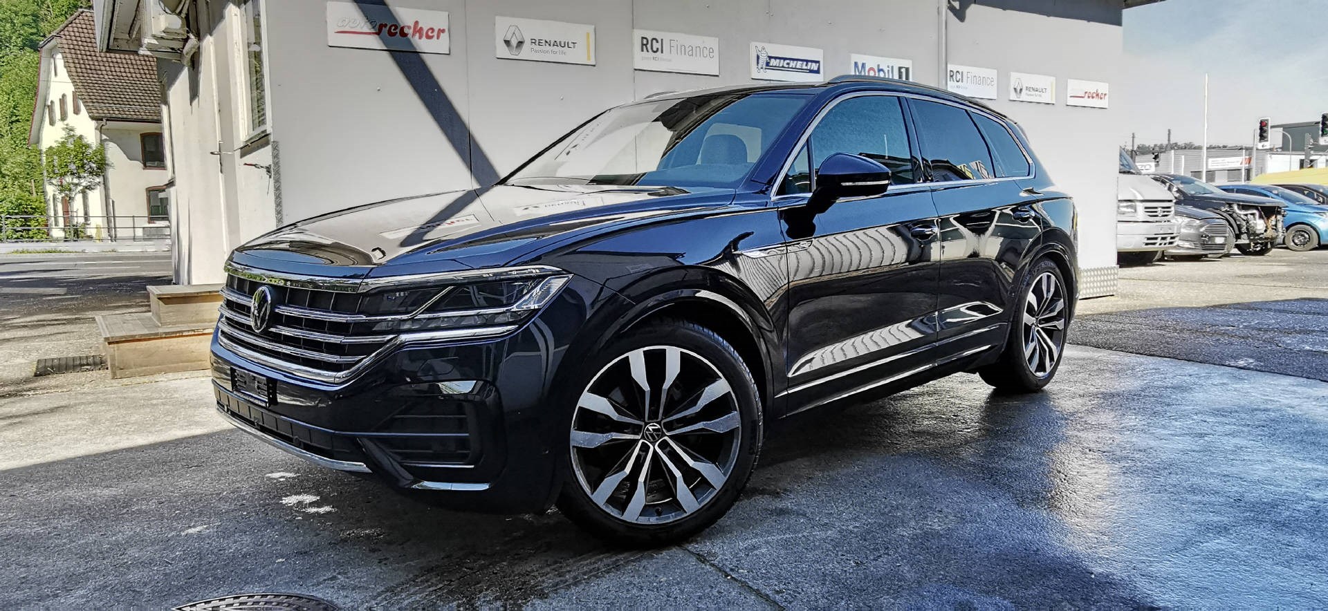 VW Touareg 3.0 V6 TDI R-Line black