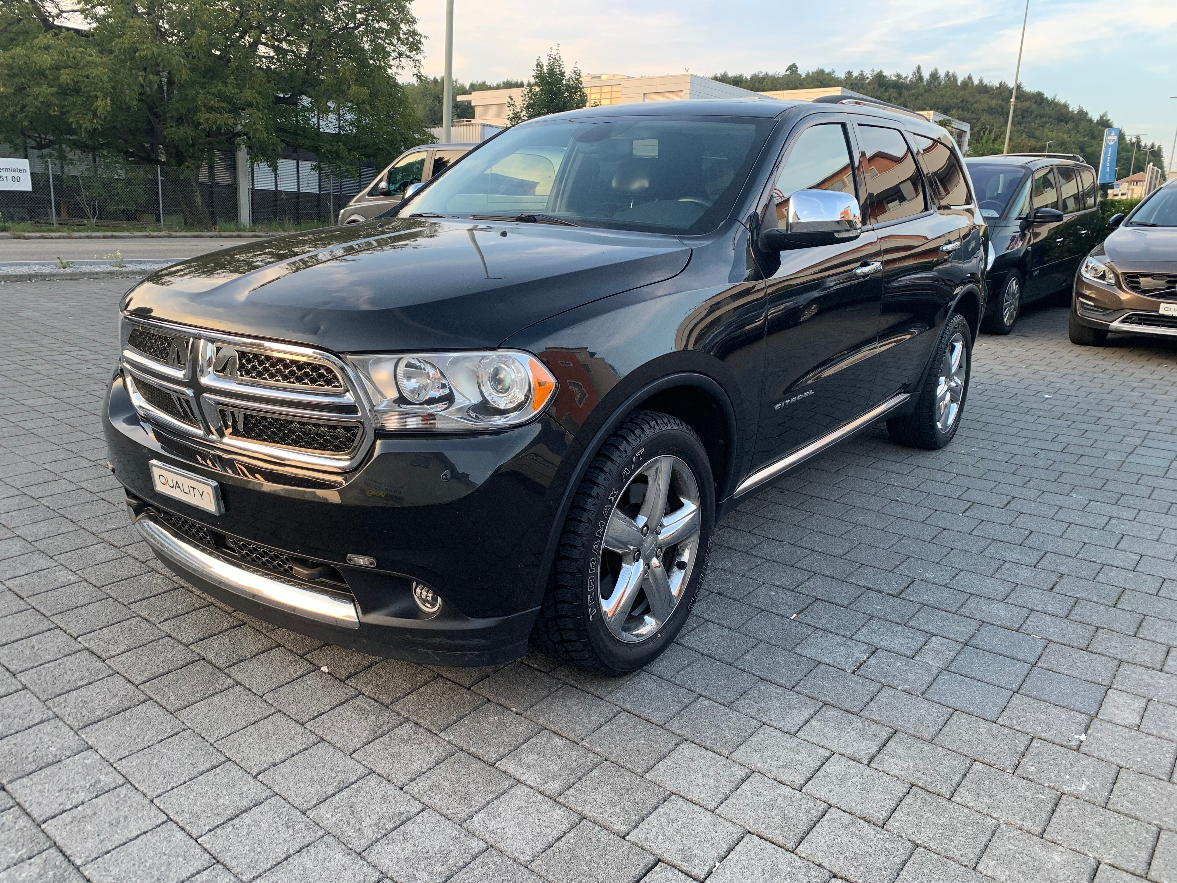 DODGE Durango Hemi..359PS