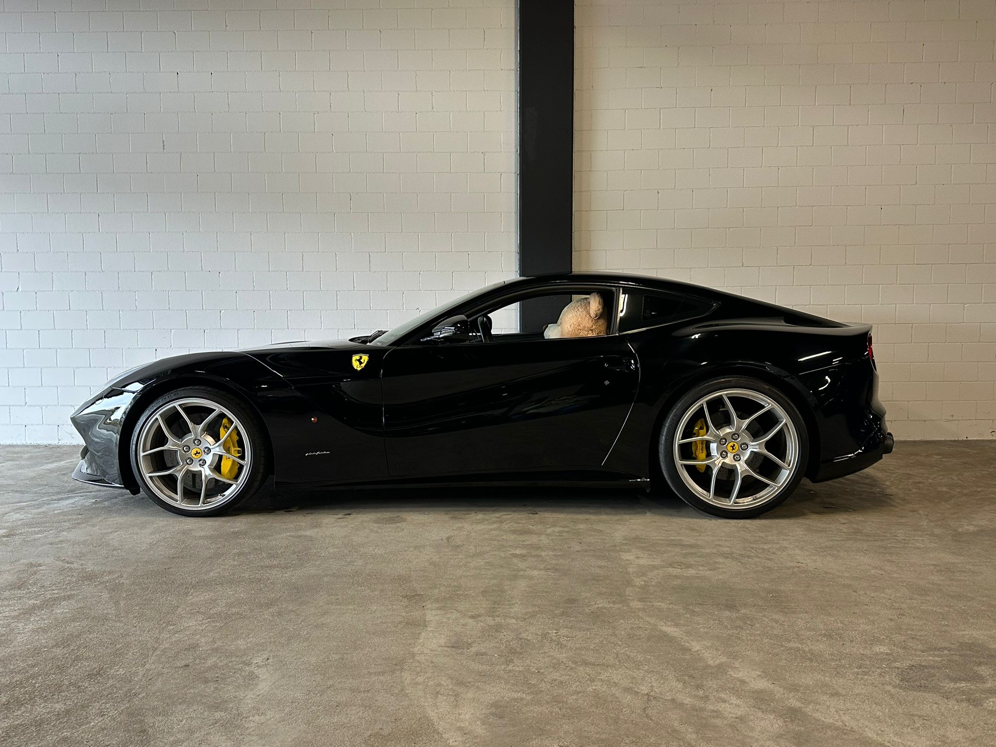 FERRARI F12 Berlinetta NOVITEC