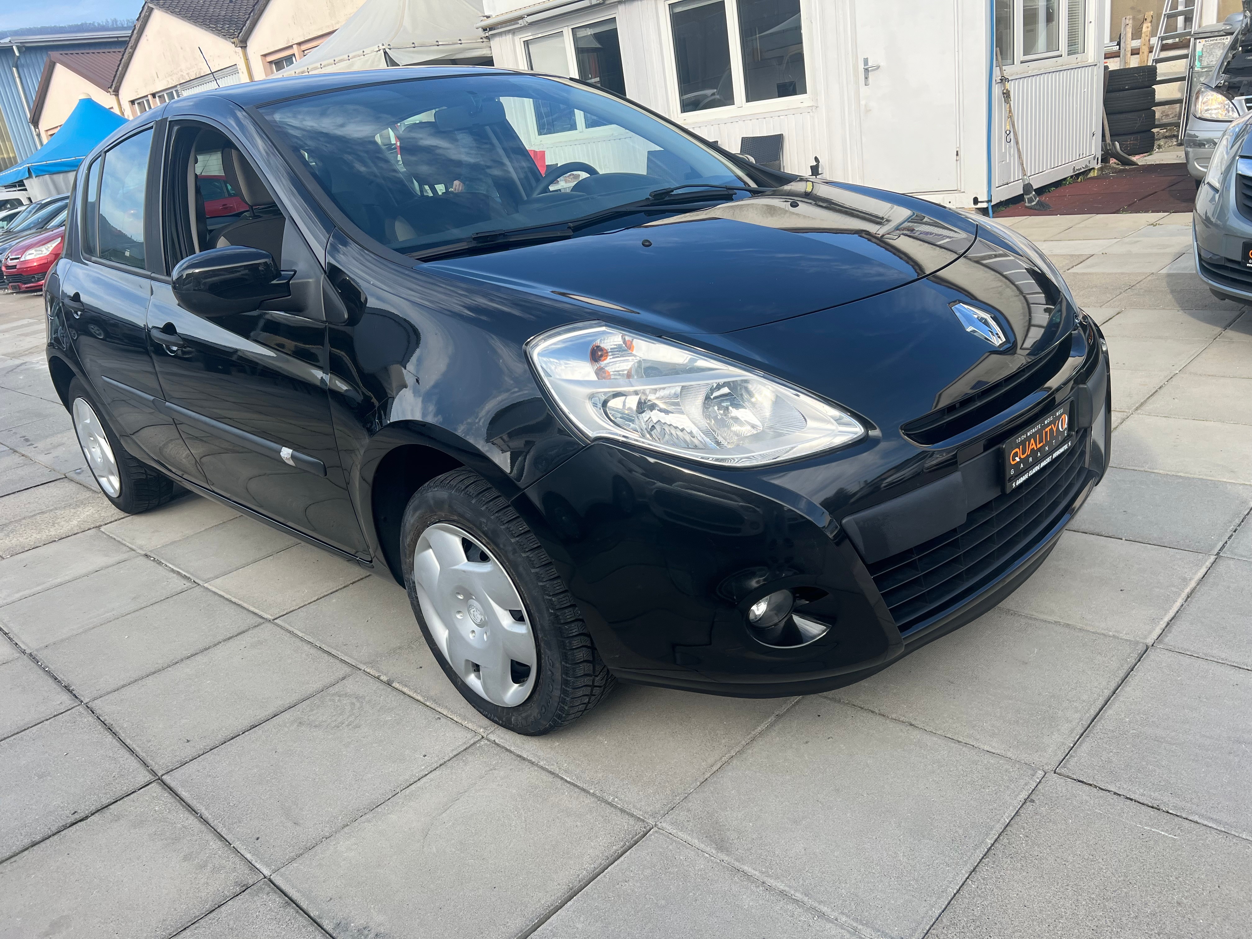 RENAULT Clio 1.2 16V Expression