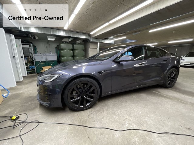 TESLA Model S AWD