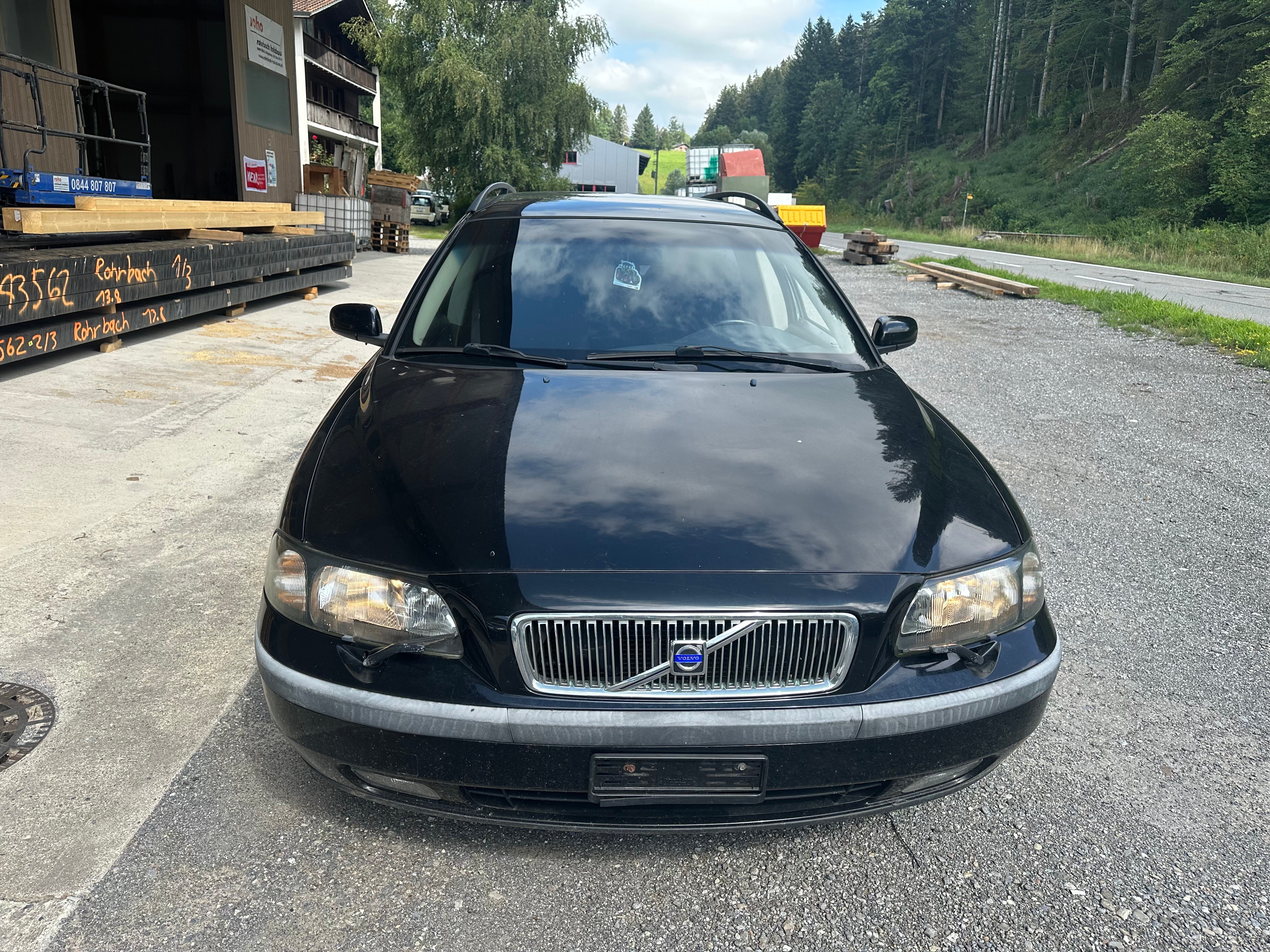 VOLVO V70 2.4 Titanium Edition