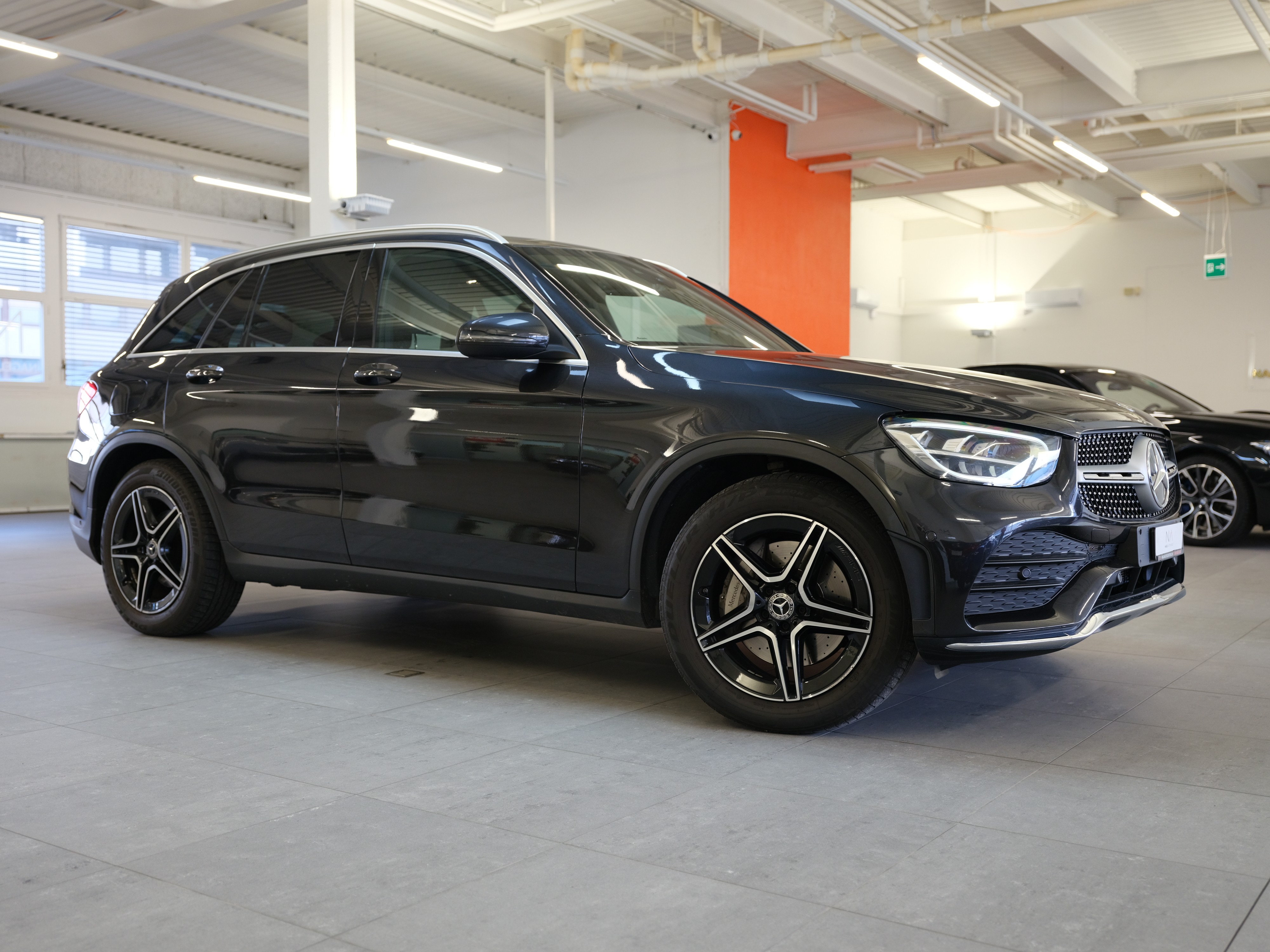 MERCEDES-BENZ GLC 200 AMG Line 4Matic 9G-Tronic