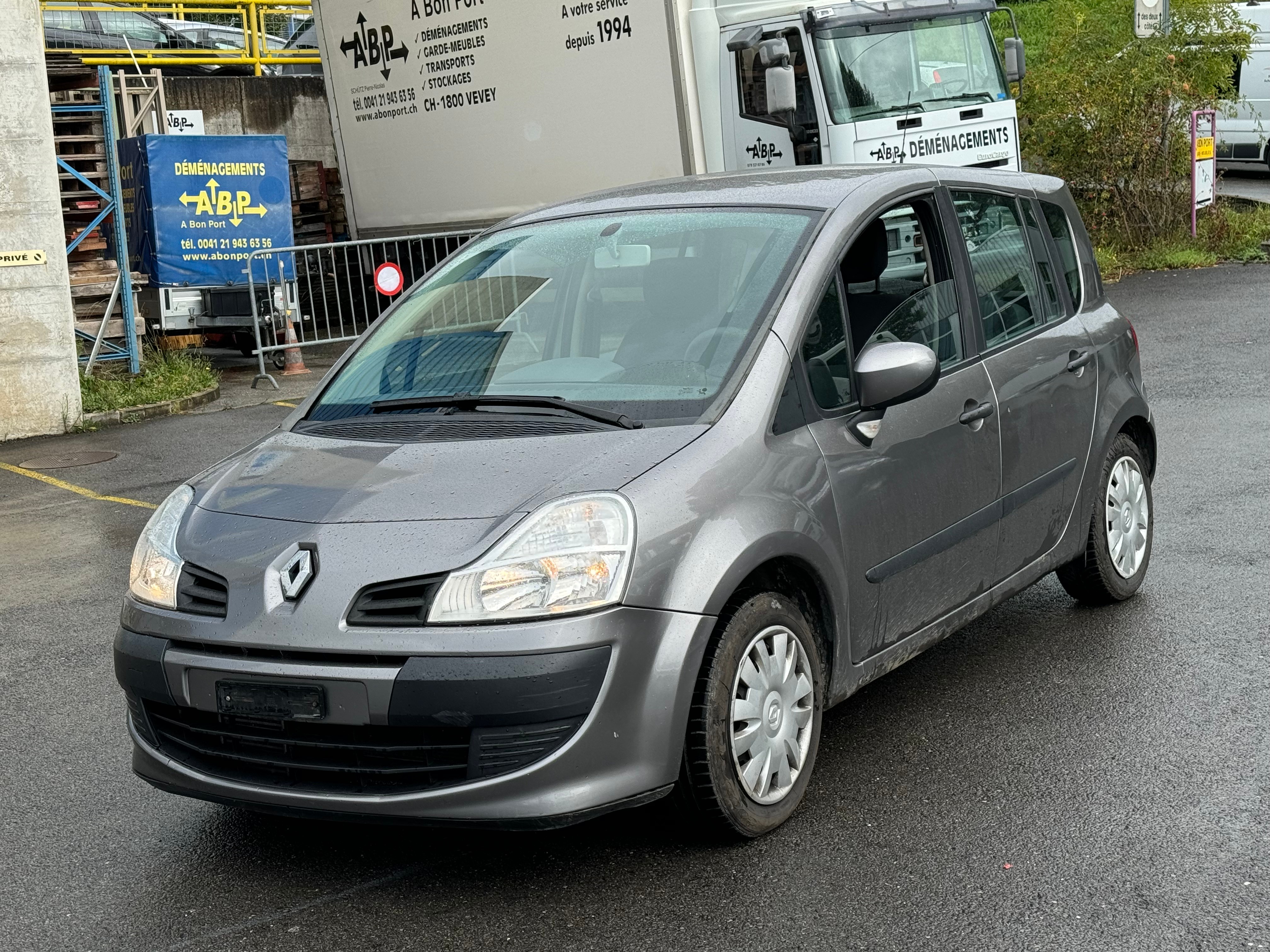 RENAULT Modus 1.2 16V T Dynamique