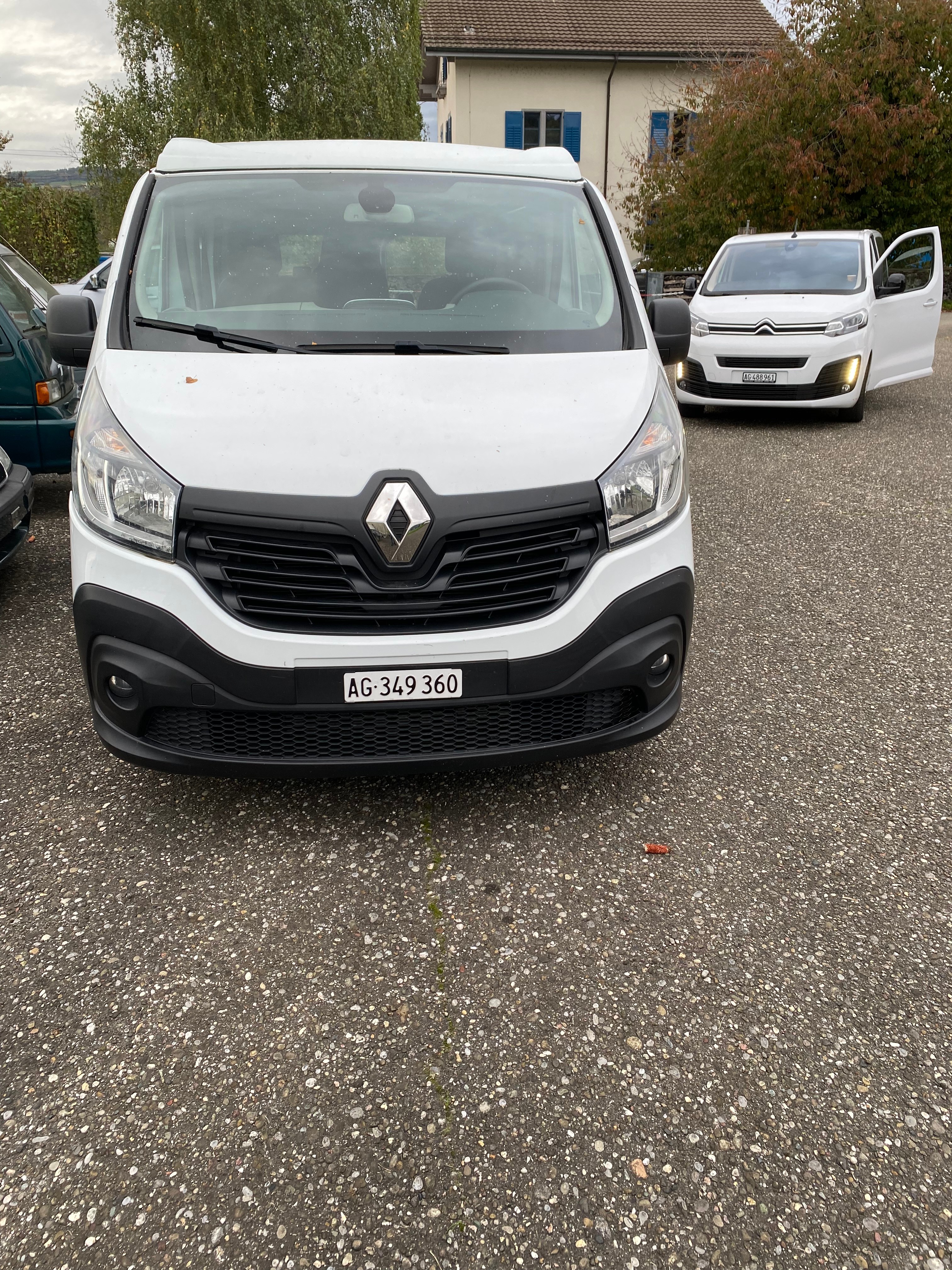 RENAULT TRAFIC