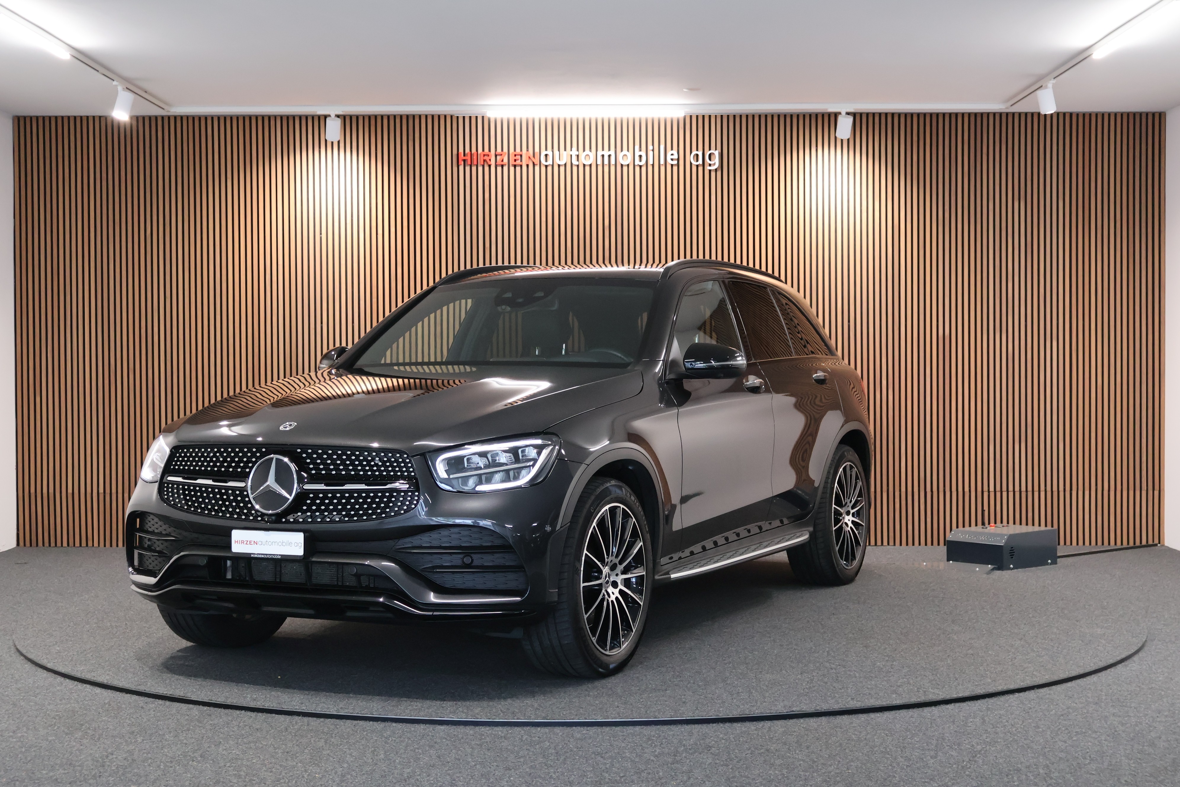 MERCEDES-BENZ GLC 300 AMG Line 4Matic 9G-Tronic