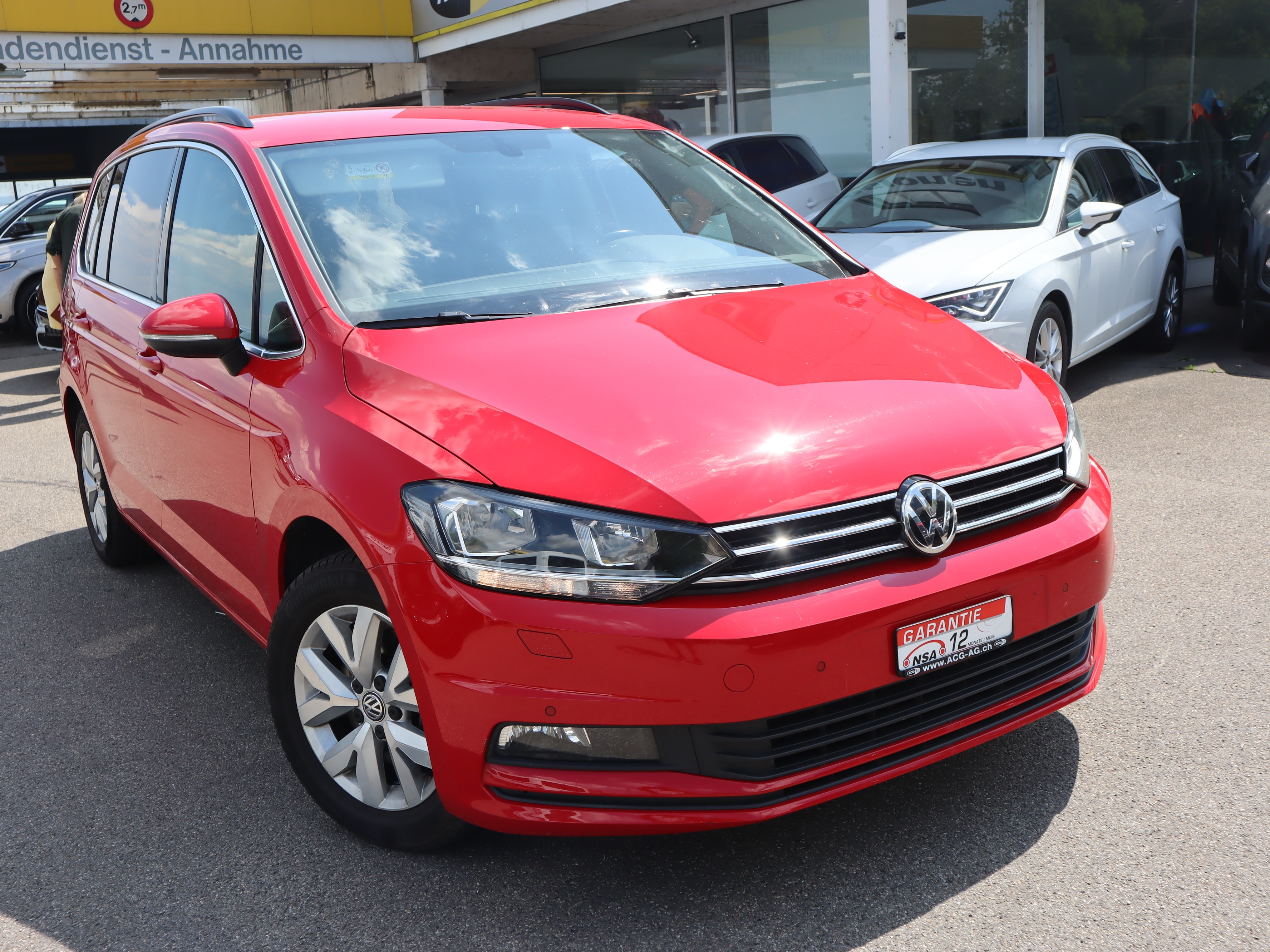 VW Touran 1.6 TDI BlueMotion Technology Comfortline DSG ** Navigationssystem ** Sitzheizung ** Frisch Ab MFK & Service **