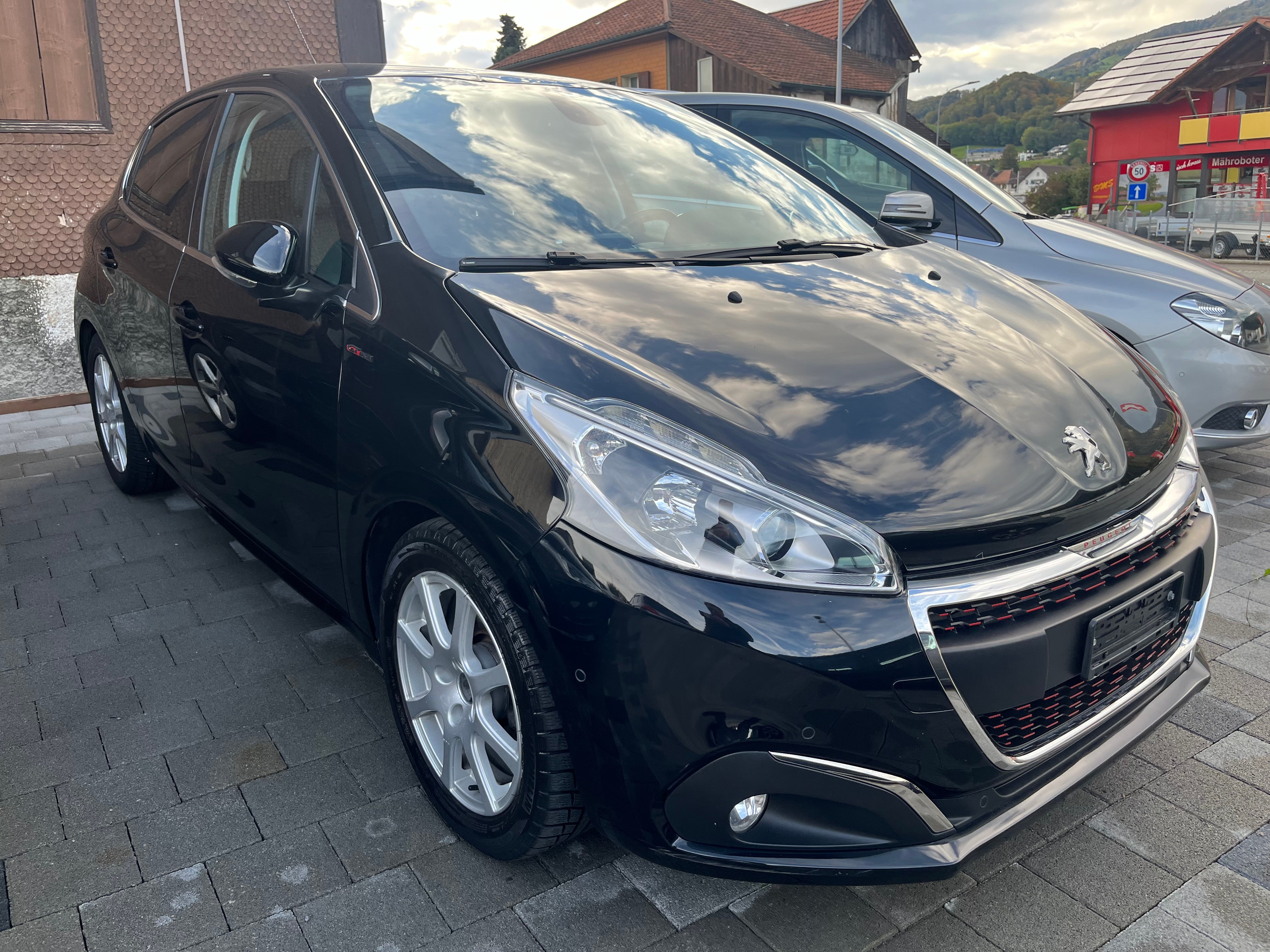 PEUGEOT 208 1.2 PureTech GT Line EAT6 nur noch 7900