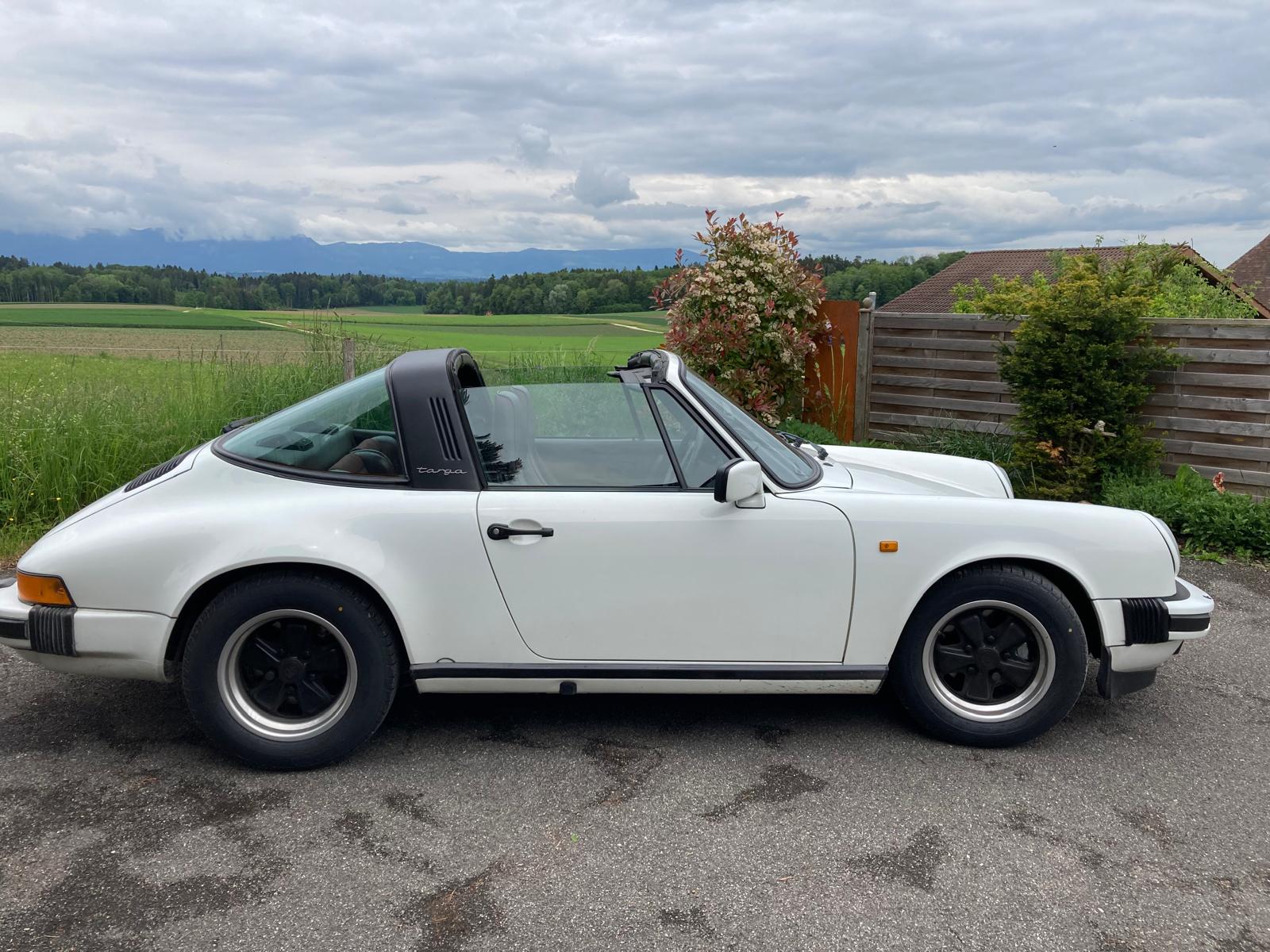 PORSCHE 911 Carrera Targa