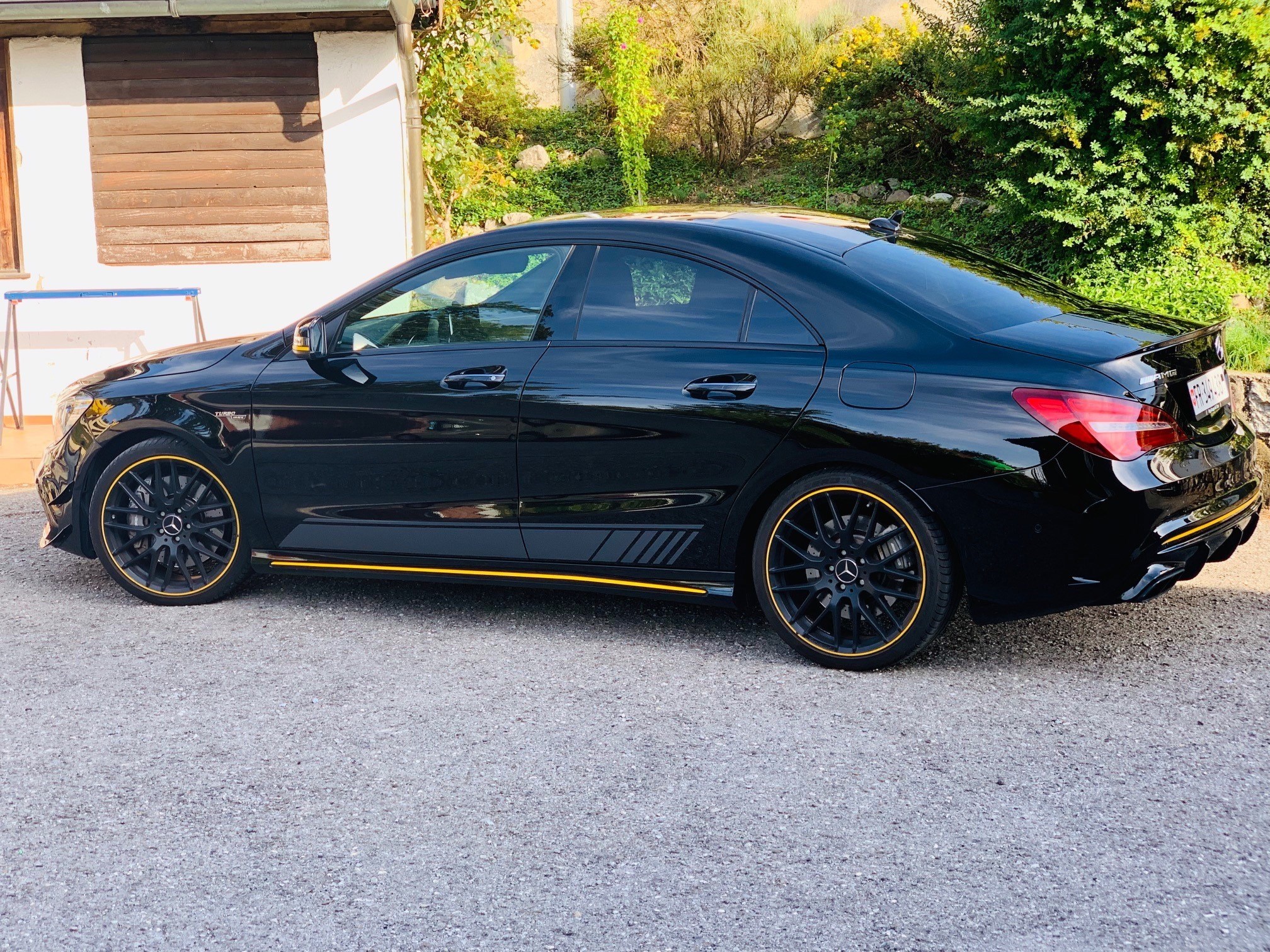 MERCEDES-BENZ CLA 45 AMG Yellow Night Edition 4Matic Speedshift