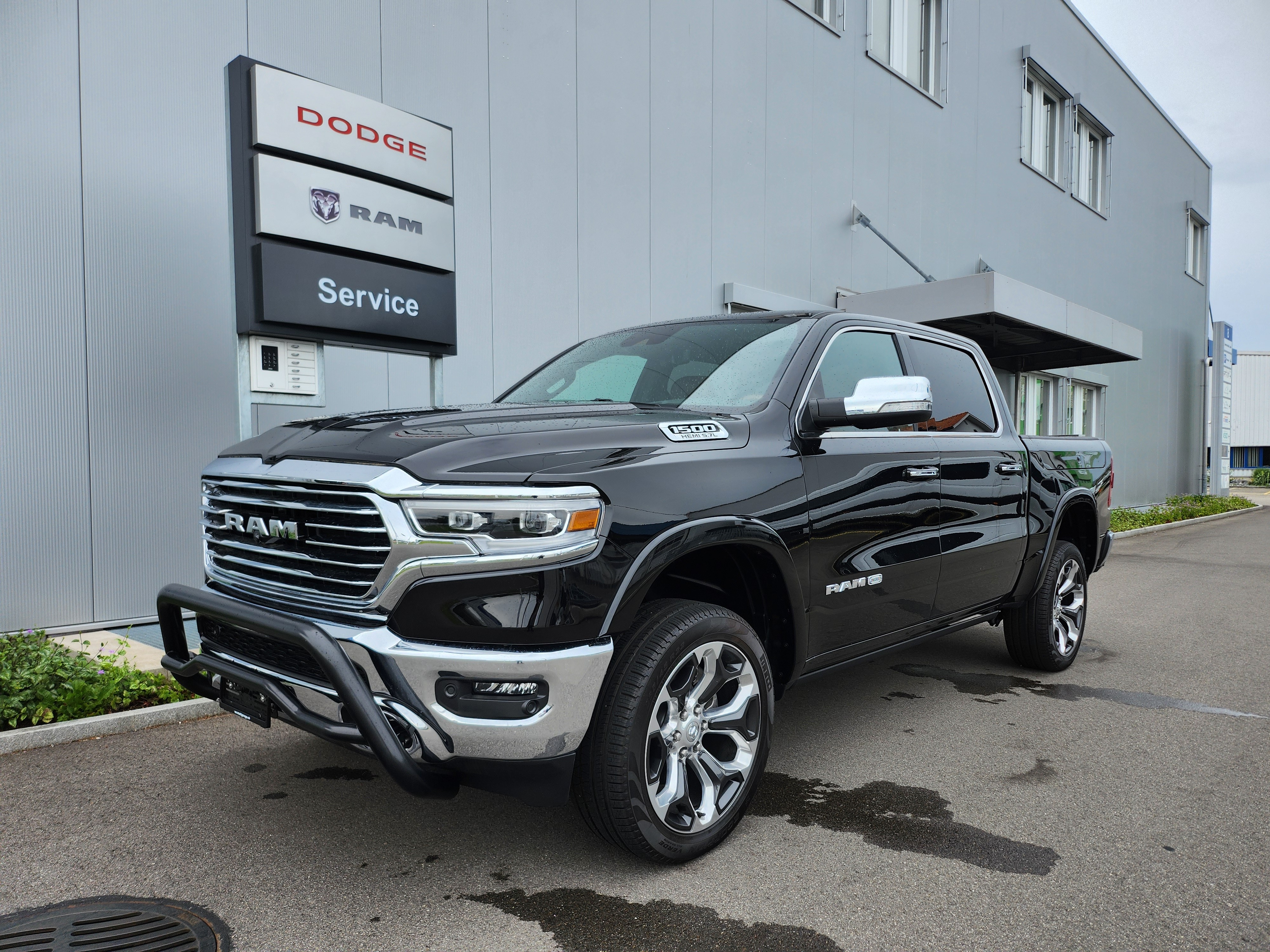 DODGE Ram 1500 5.7 4x4 Crew Cab Longhorn