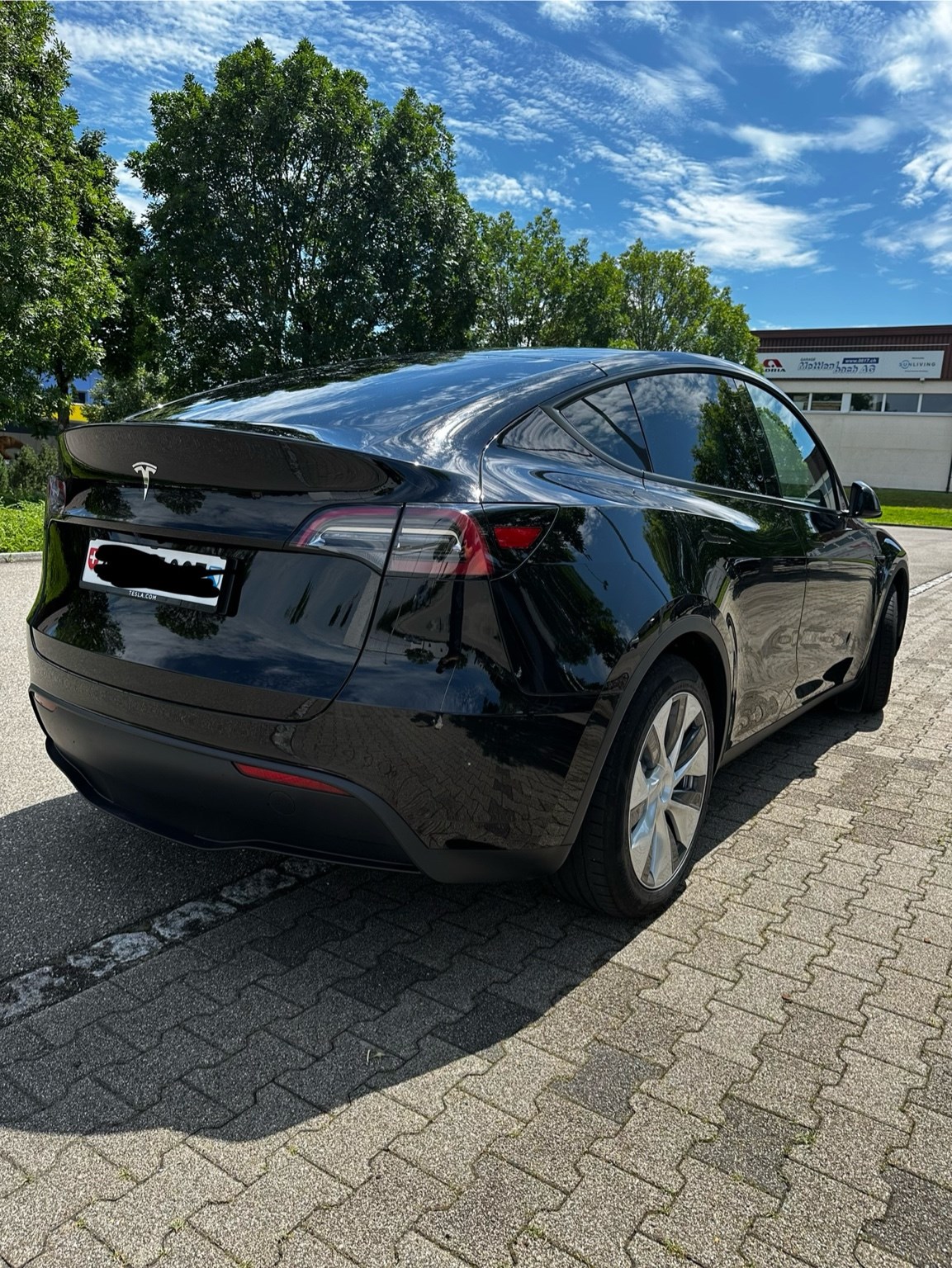 TESLA Model Y RWD